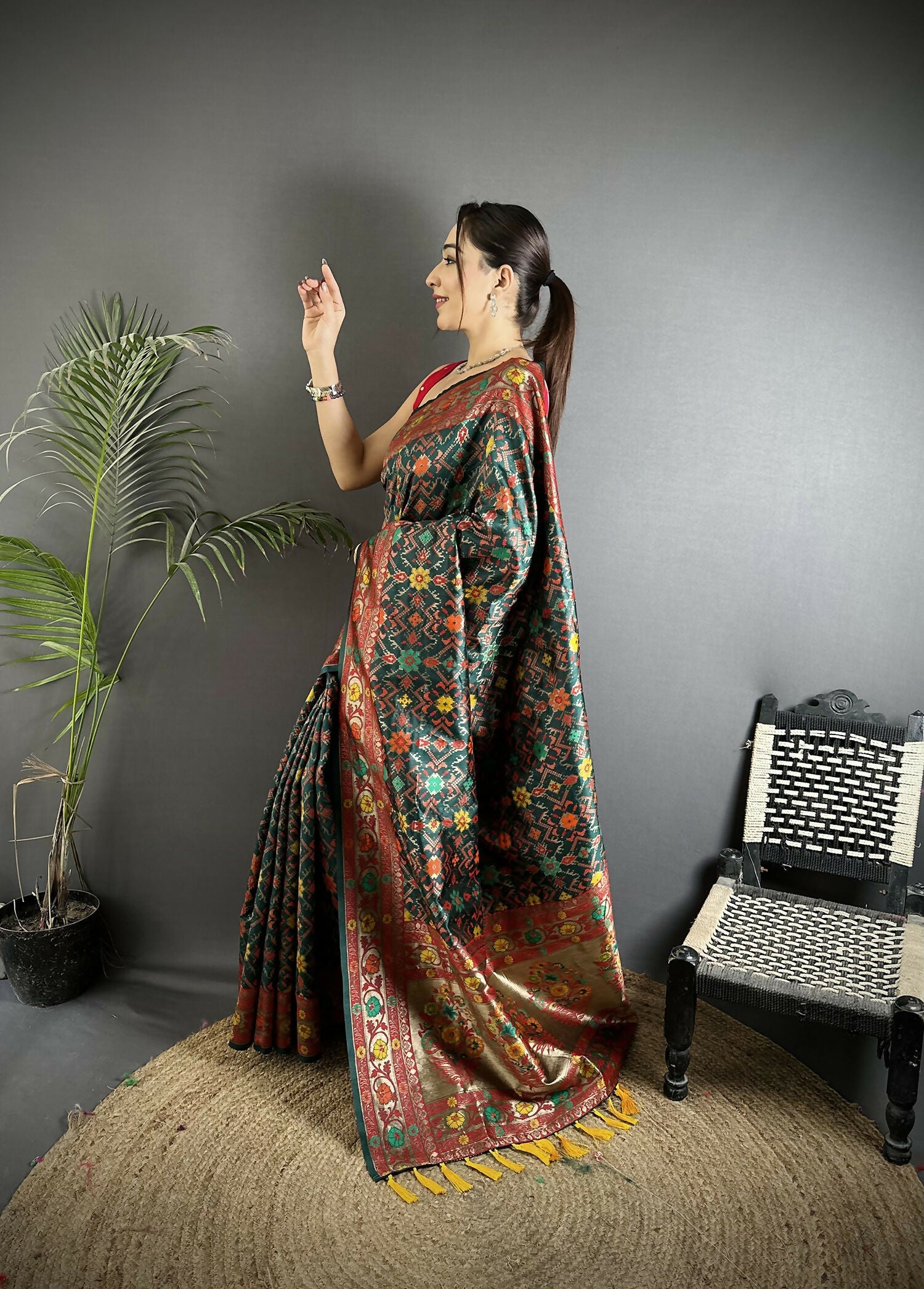 Joban Fashion Dark Green Banarasi Soft Silk Woven Saree - Distacart