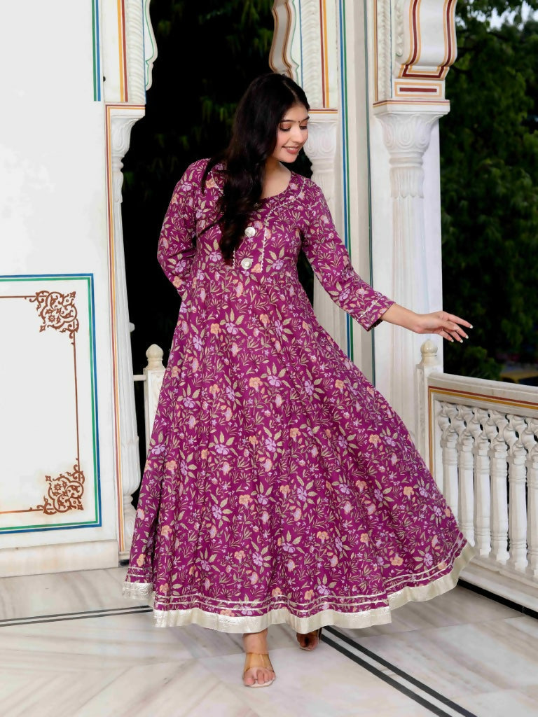 Miravan Women's Cotton Gotapatti And Lace Border Details Floral Printed Purple Anarkali Kurta