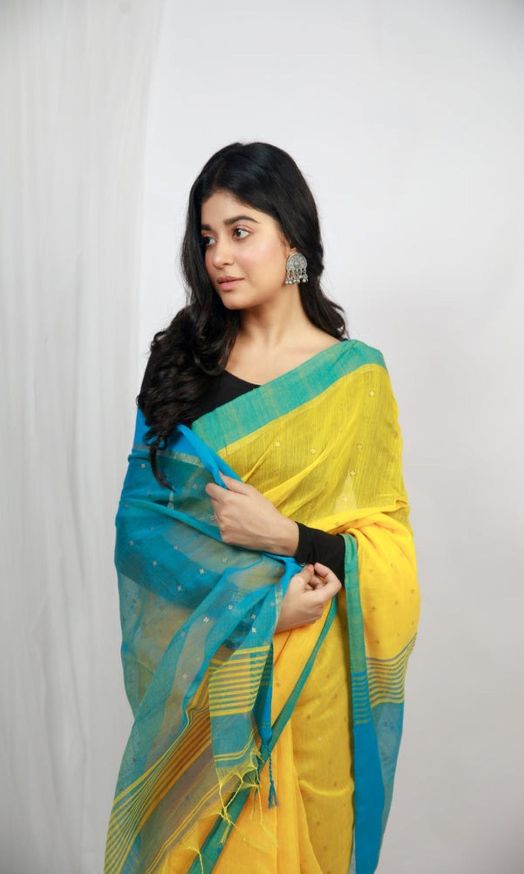 Piyari Fashion Handloom Cotton Blend Yellow Sequin Saree - Distacart