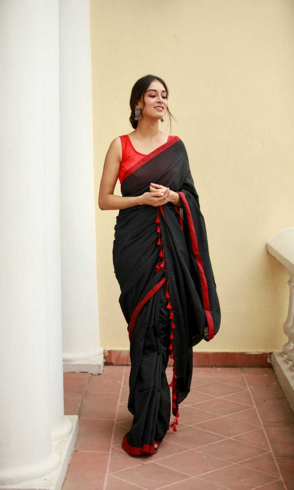 Piyari Fashion Handloom Black Cotton Saree - Distacart