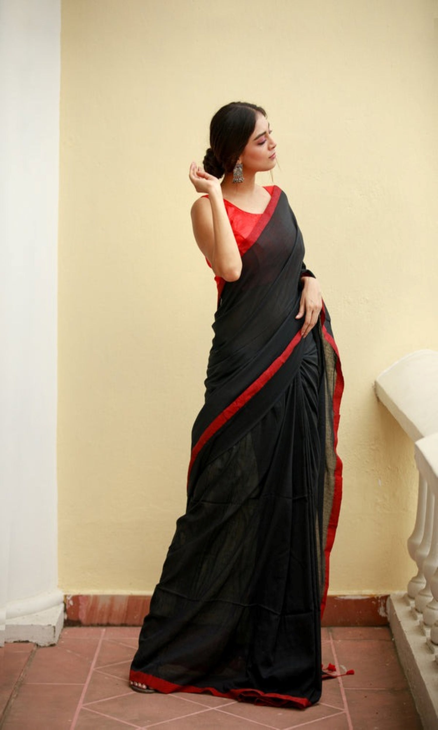 Piyari Fashion Handloom Black Cotton Saree - Distacart