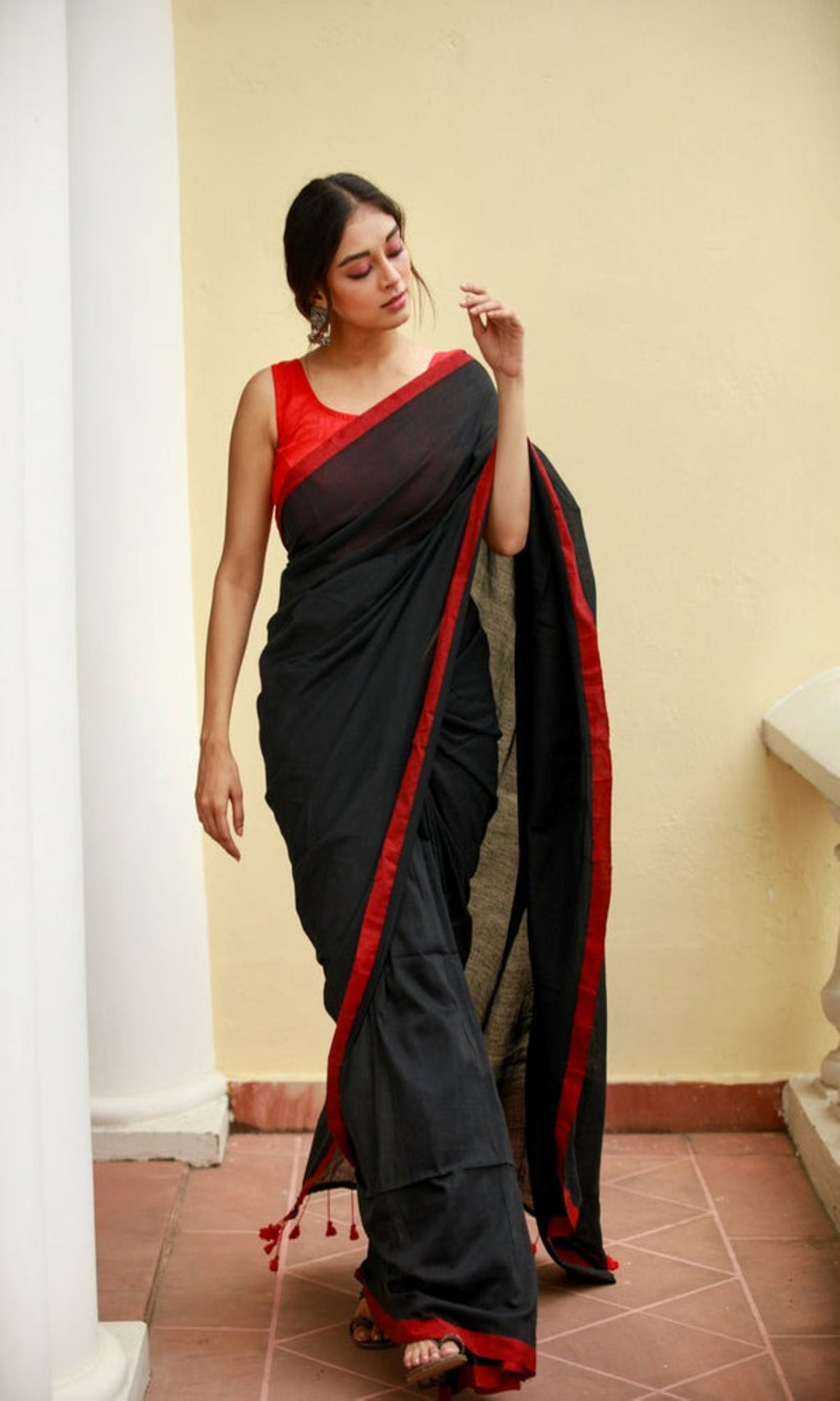 Piyari Fashion Handloom Black Cotton Saree - Distacart