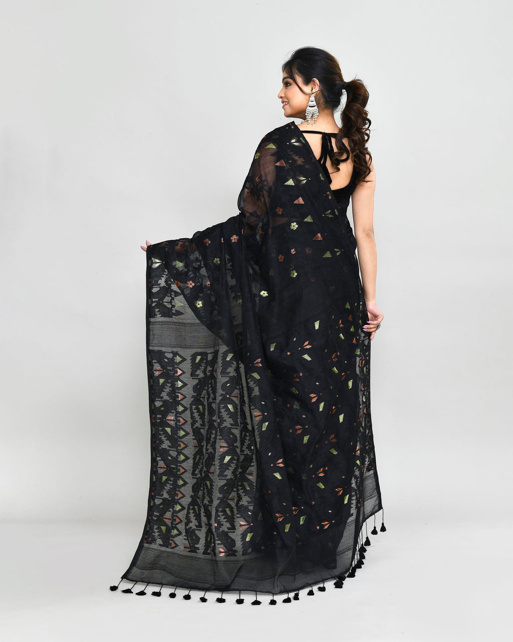 Piyari Fashion Women's Black Cotton Silk Jamdani Saree With Tassels - Distacart