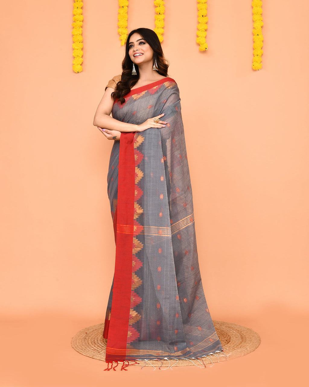 Piyari Fashion Women's Grey Cotton Blend Handloom Saree With Red Temple Border - Distacart