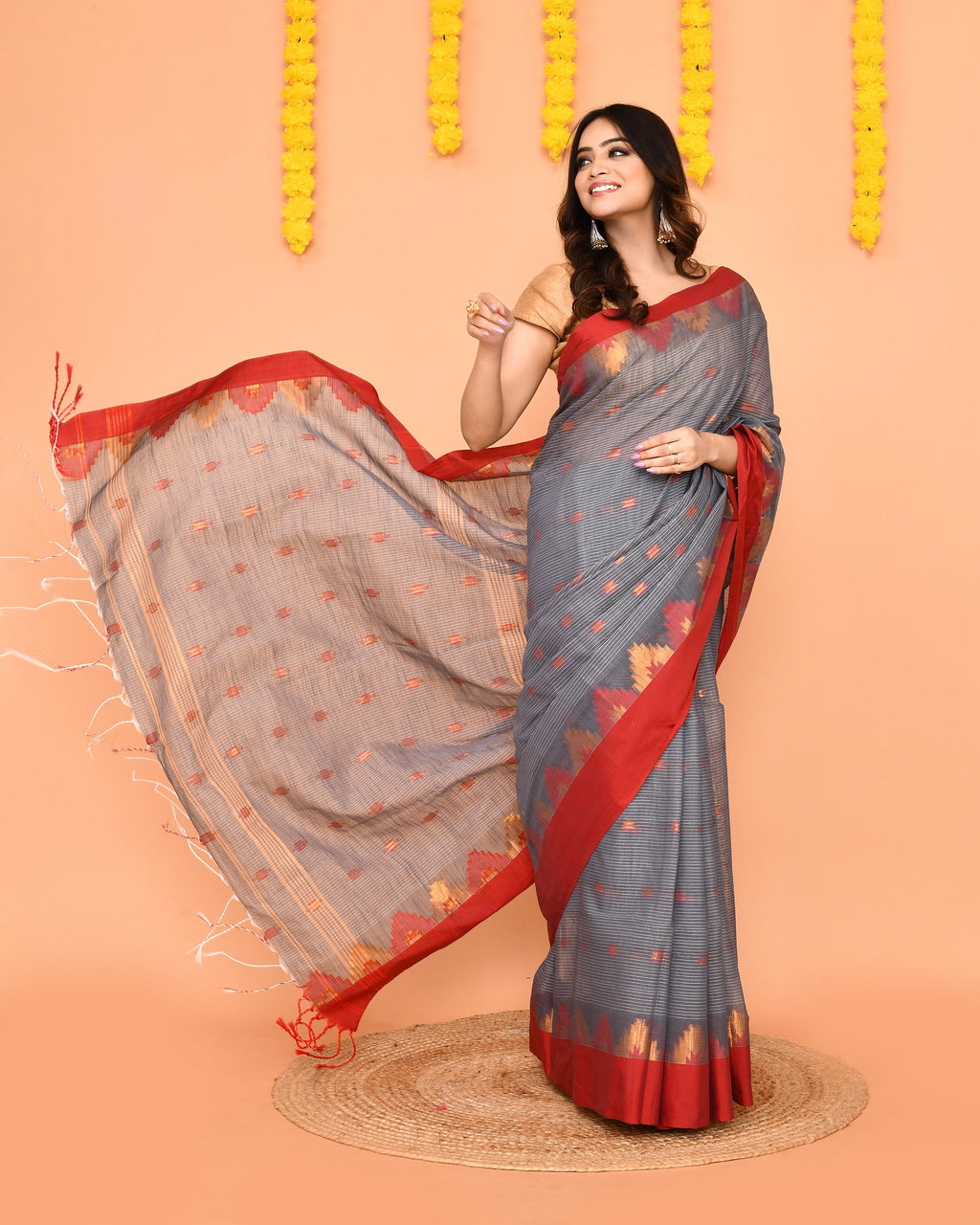 Piyari Fashion Women's Grey Cotton Blend Handloom Saree With Red Temple Border - Distacart