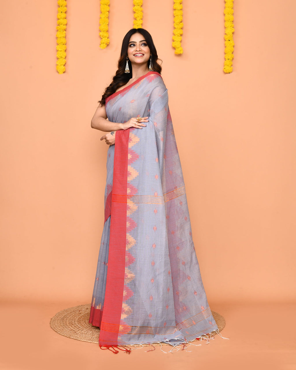 Piyari Fashion Women's Sky Blue Cotton Blend Handloom Saree With Red Temple Border - Distacart