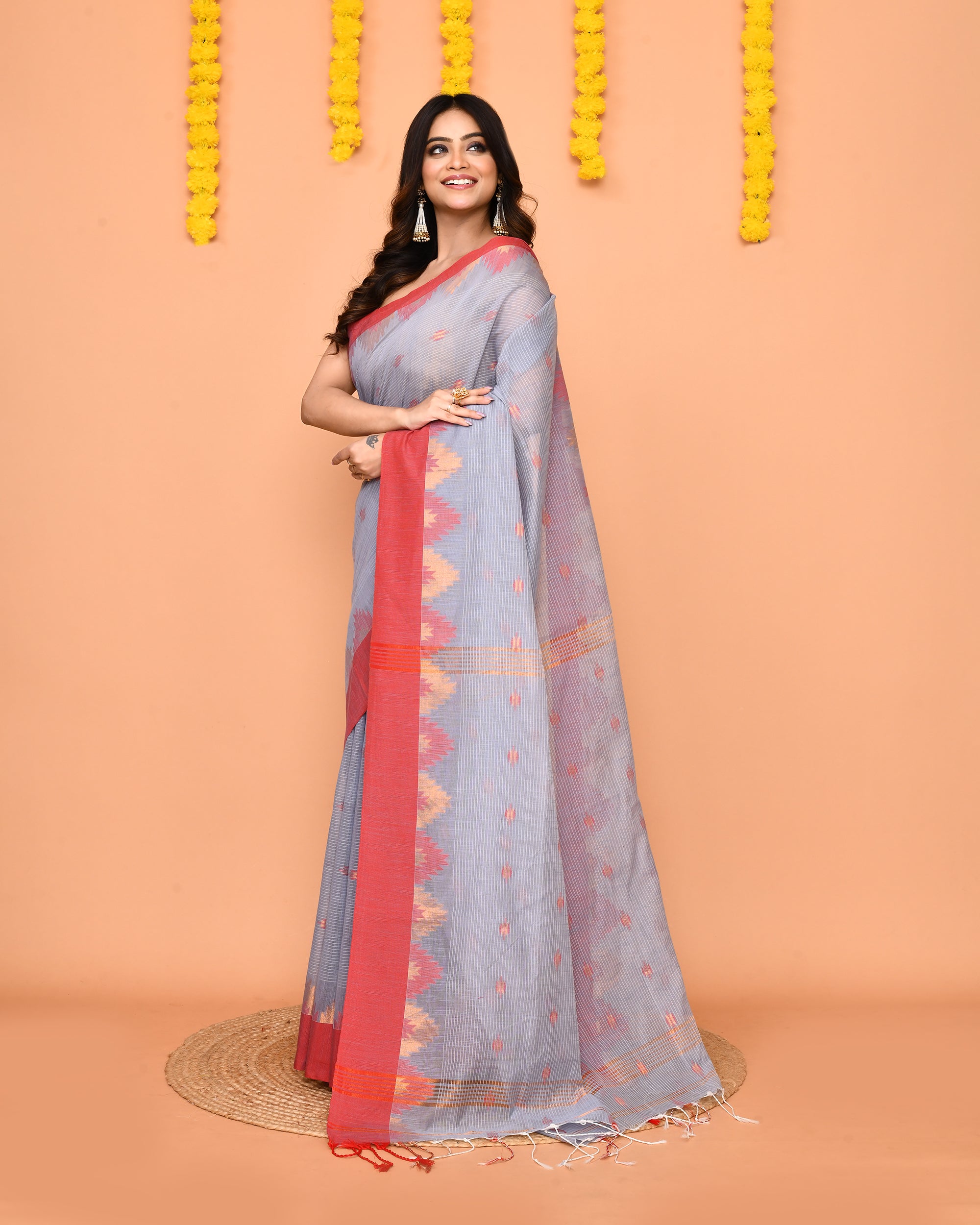 Piyari Fashion Women's Sky Blue Cotton Blend Handloom Saree With Red Temple Border - Distacart