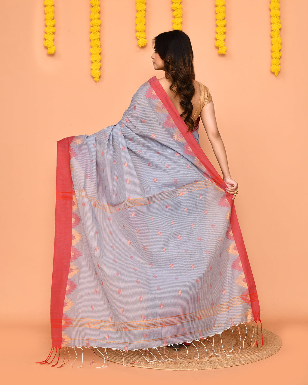 Piyari Fashion Women's Sky Blue Cotton Blend Handloom Saree With Red Temple Border - Distacart