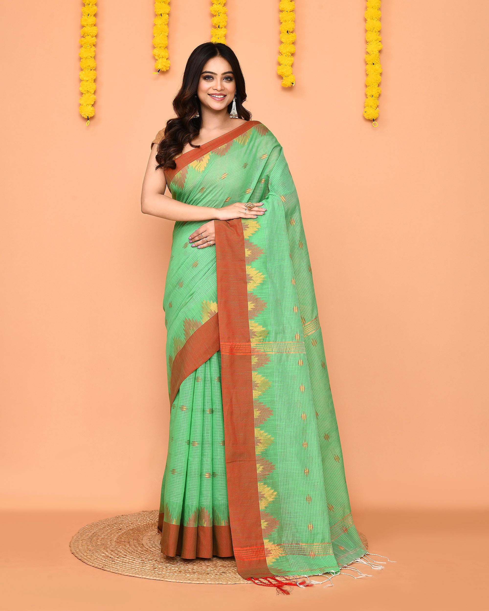 Piyari Fashion Women's Green Cotton Blend Handloom Saree With Red Temple Border - Distacart