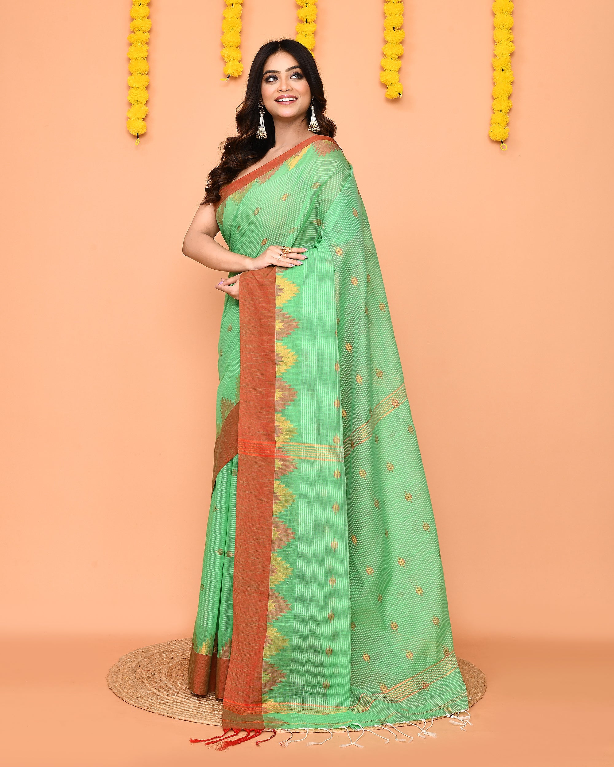 Piyari Fashion Women's Green Cotton Blend Handloom Saree With Red Temple Border - Distacart