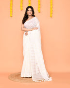 Piyari Fashion Women's White Cotton Blend Jamdani Saree With Tassels - Distacart