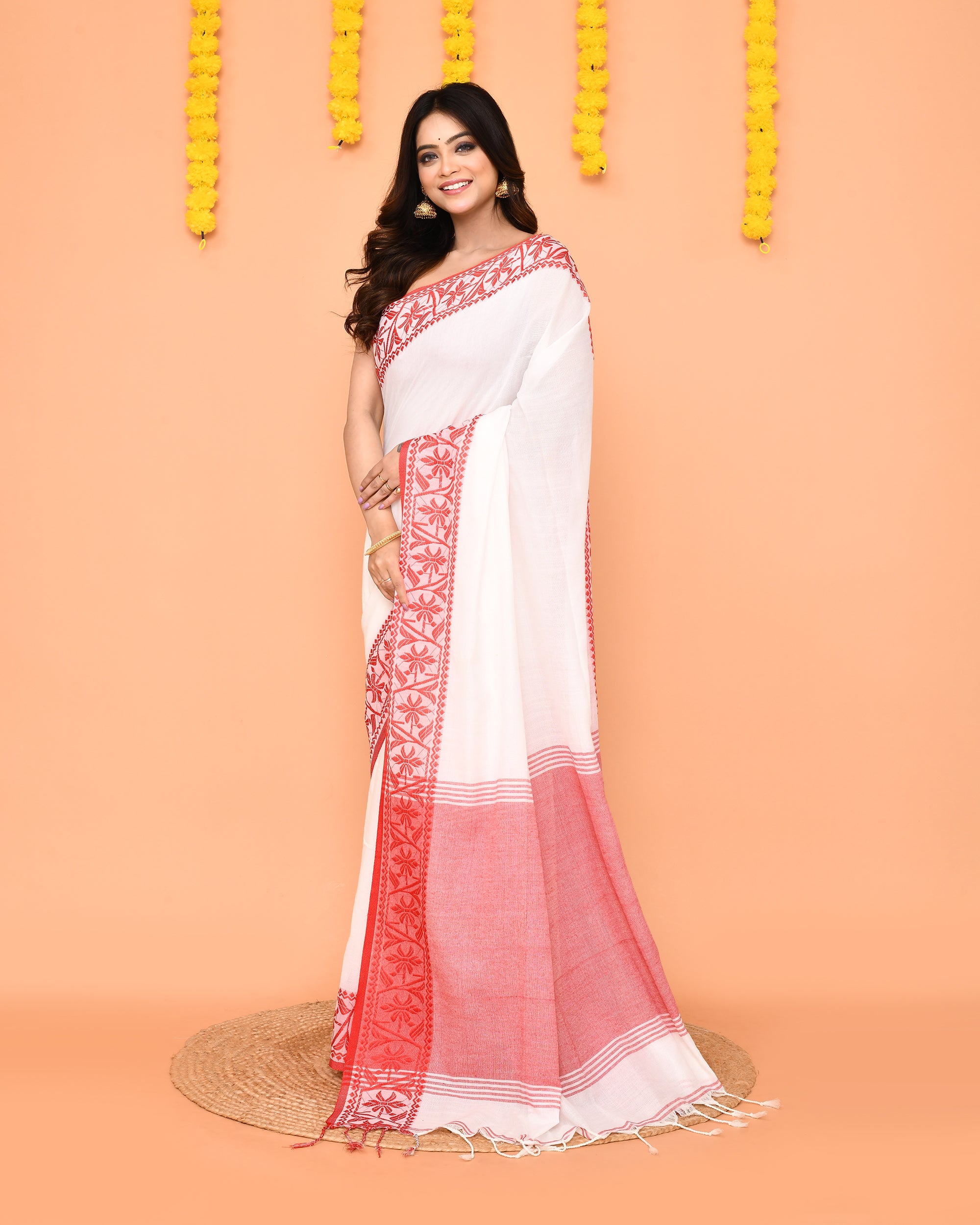 Piyari Fashion Women's White Cotton Handloom Saree - Distacart