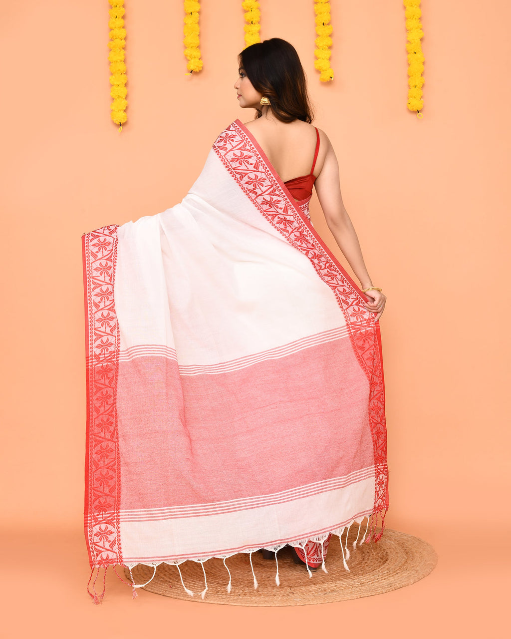 Piyari Fashion Women's White Cotton Handloom Saree - Distacart