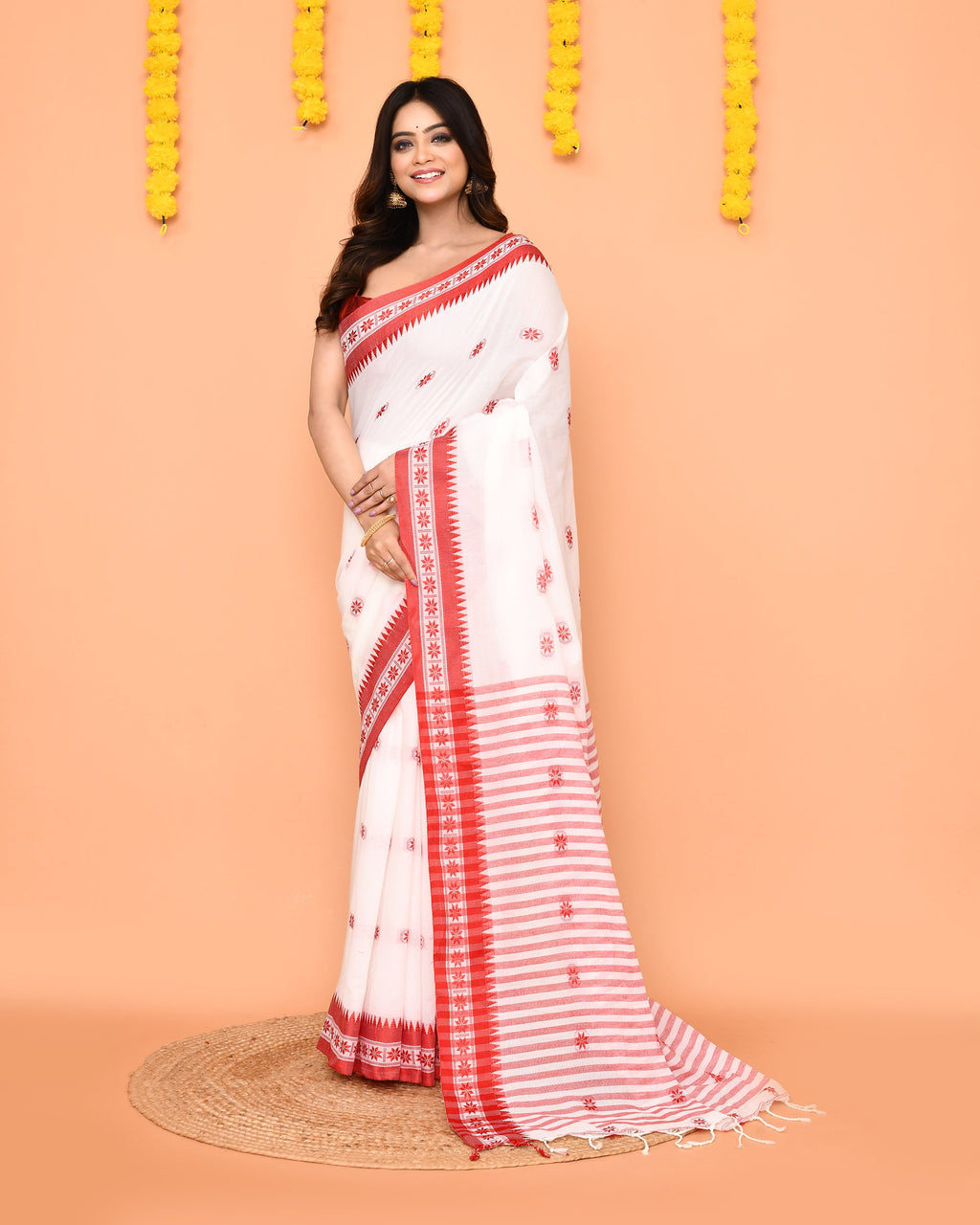Piyari Fashion Women's White Cotton Handloom Saree - Distacart
