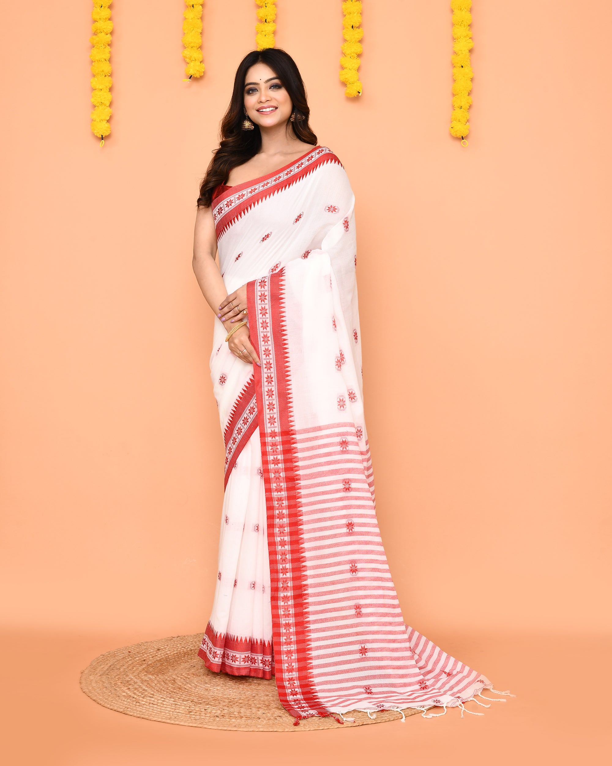 Piyari Fashion Women's White Cotton Handloom Saree - Distacart