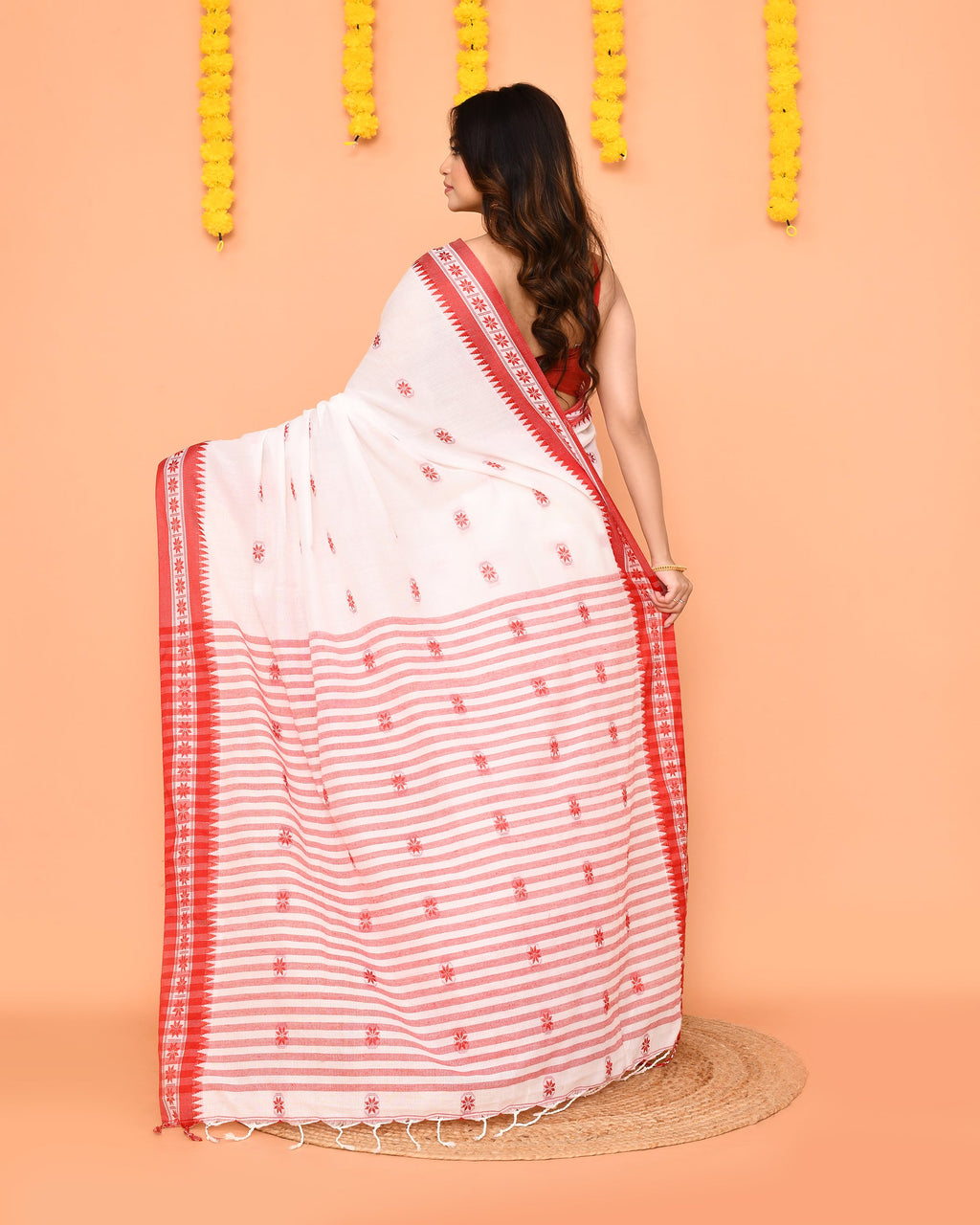 Piyari Fashion Women's White Cotton Handloom Saree - Distacart