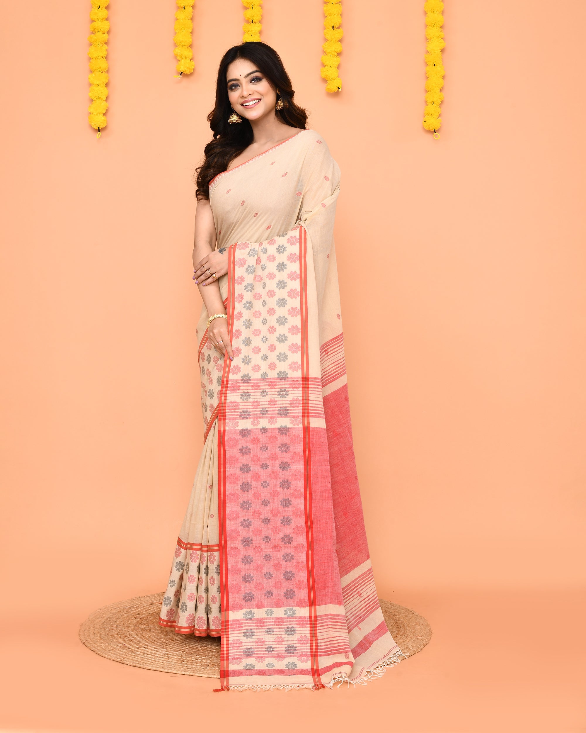Piyari Fashion Women's Beige Cotton Handloom Saree With Tassels - Distacart