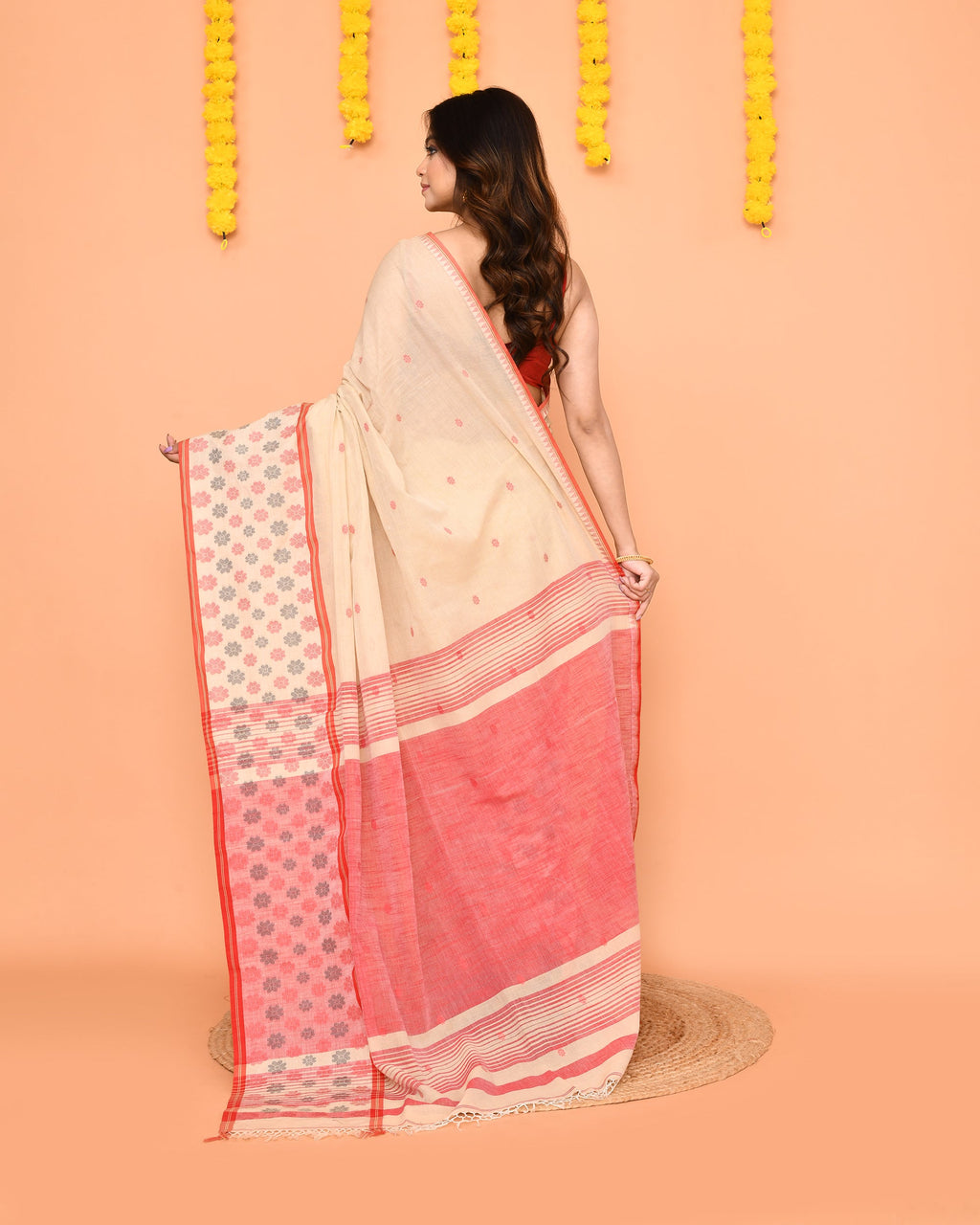 Piyari Fashion Women's Beige Cotton Handloom Saree With Tassels - Distacart