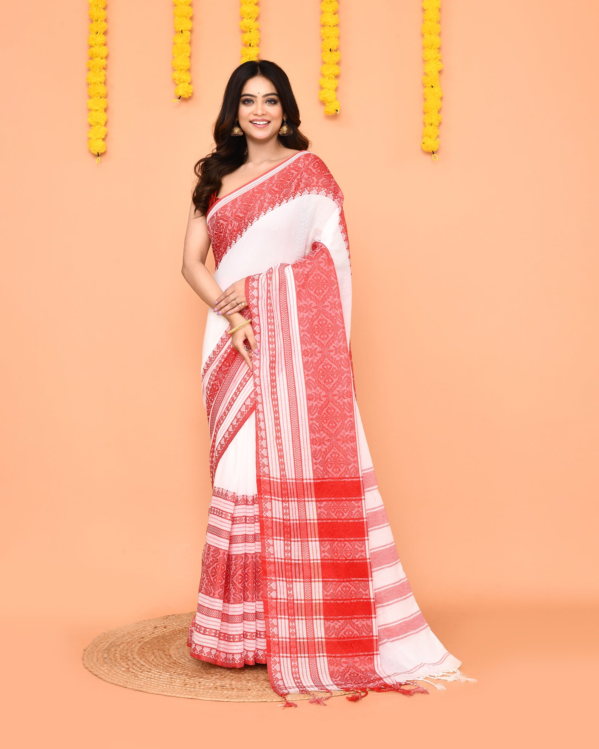 Piyari Fashion Women's White Cotton Handloom Saree - Distacart