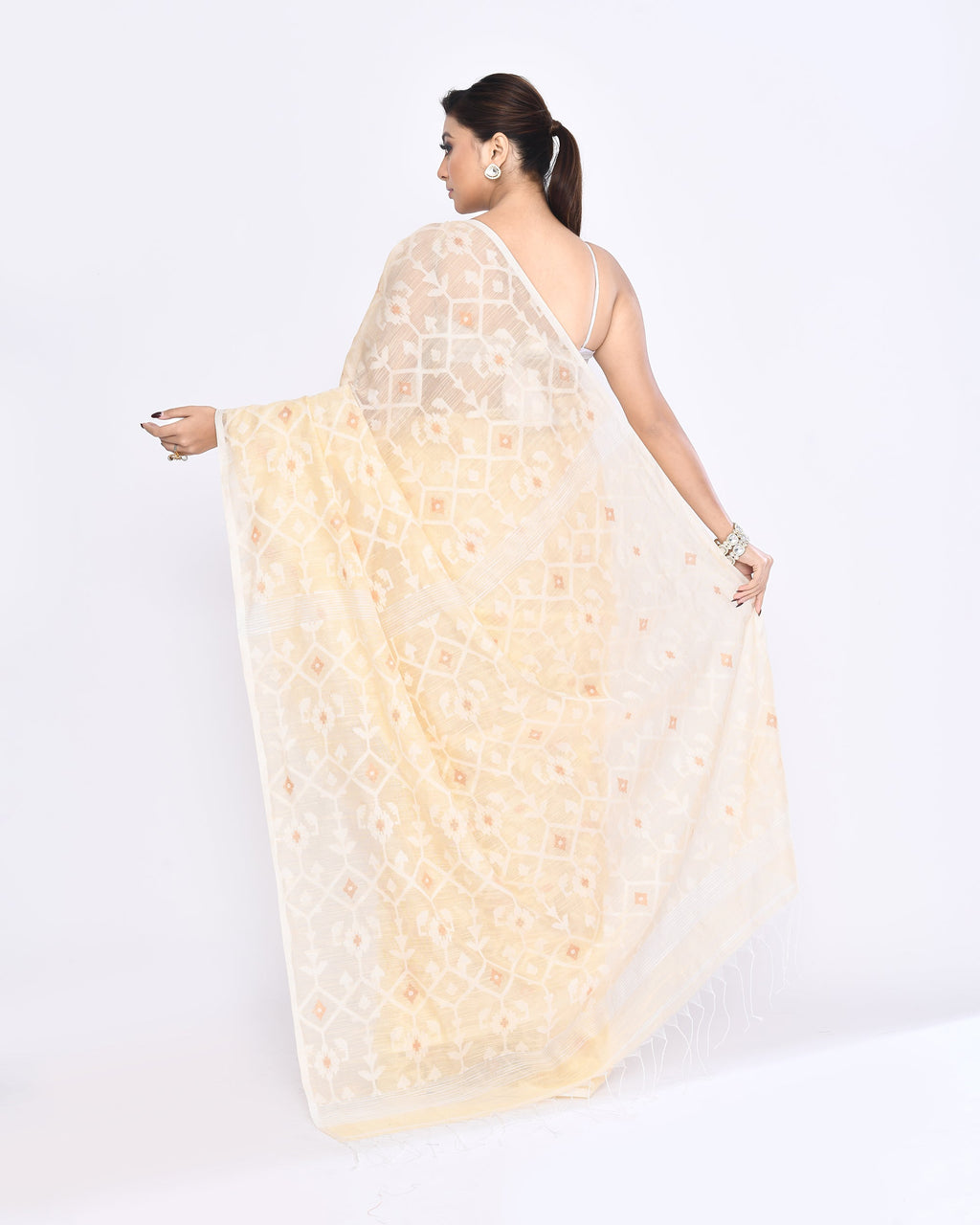 Piyari Fashion Women's Cream Embellished Cotton Blend Jamdani Saree - Distacart
