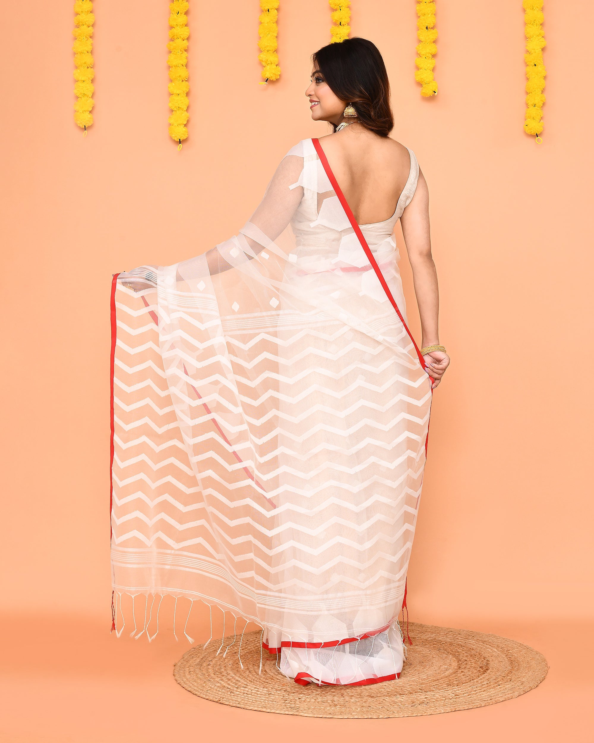 Piyari Fashion Women's White Resham Silk Jamdani Saree - Distacart