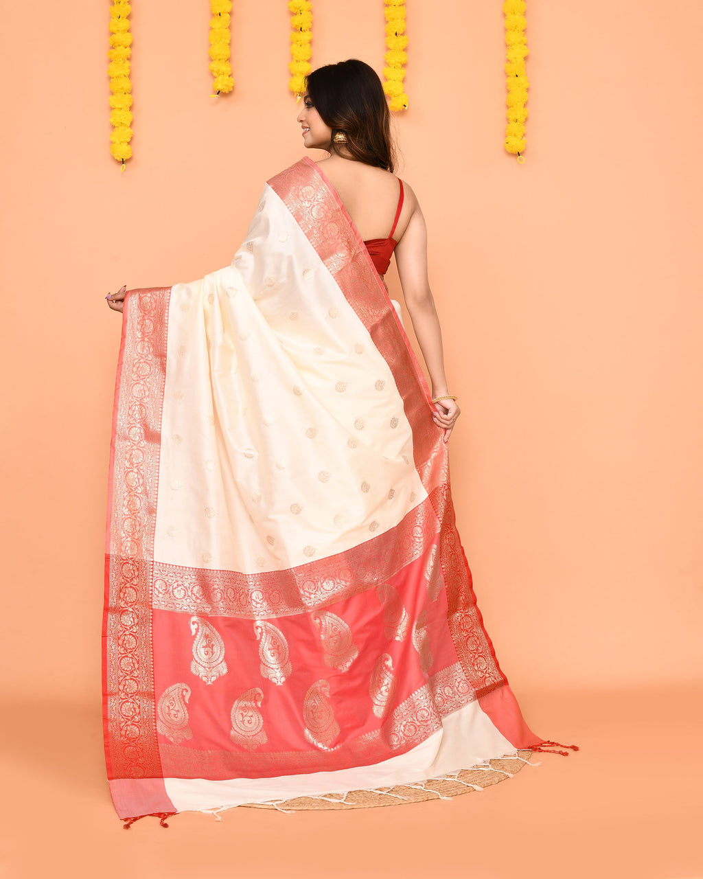 Piyari Fashion Women's Handloom Off White Bangalore Silk Saree With Zari Border - Distacart