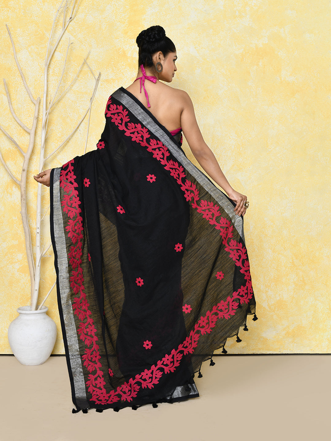 Piyari Fashion Women's Black Exclusive Applique Saree With Blouse Piece - Distacart