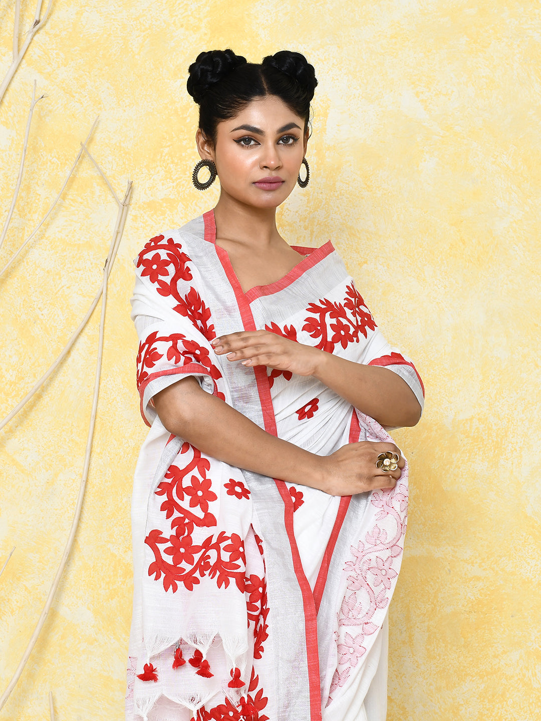 Piyari Fashion Women's White Exclusive Applique Saree With Blouse Piece - Distacart