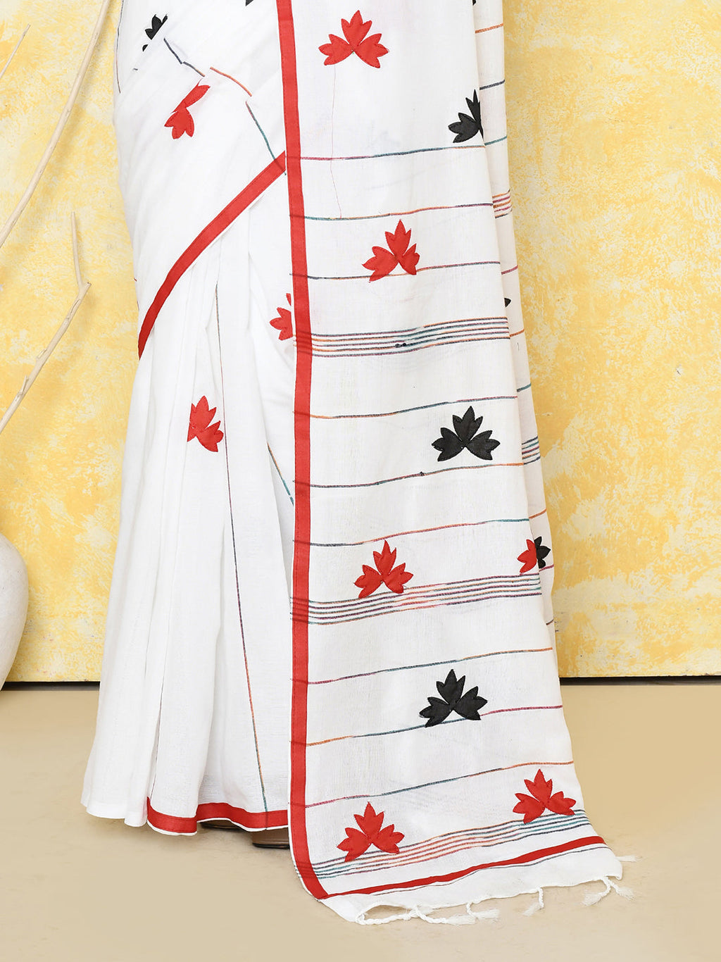 Piyari Fashion Women's White Exclusive Applique Saree With Blouse Piece - Distacart