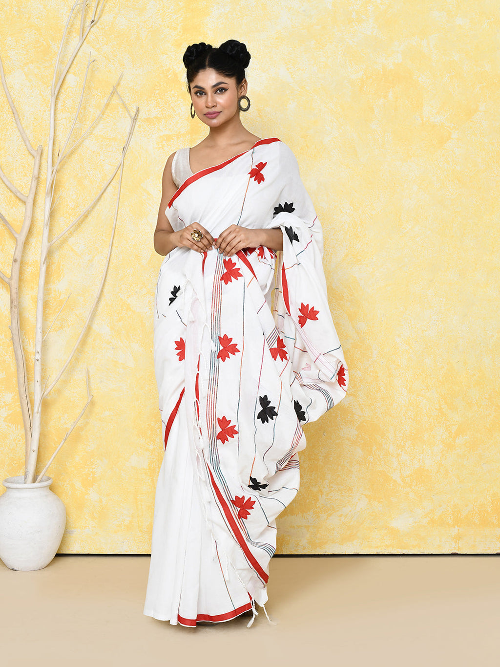 Piyari Fashion Women's White Exclusive Applique Saree With Blouse Piece - Distacart