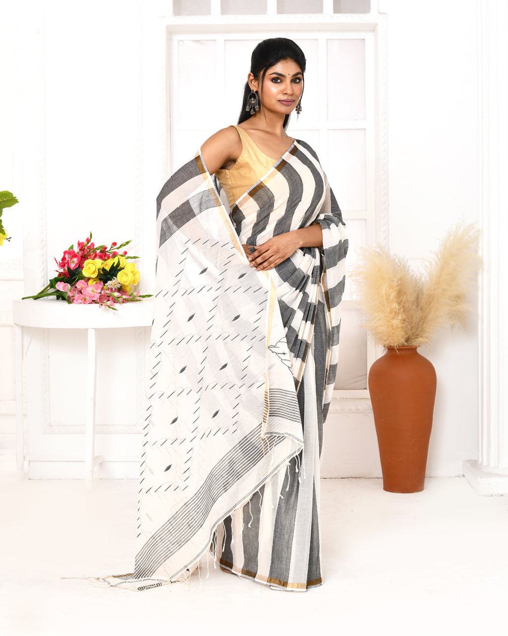 Piyari Fashion Women's Grey White Cotton Handloom Jamdani Saree With Blouse - Distacart