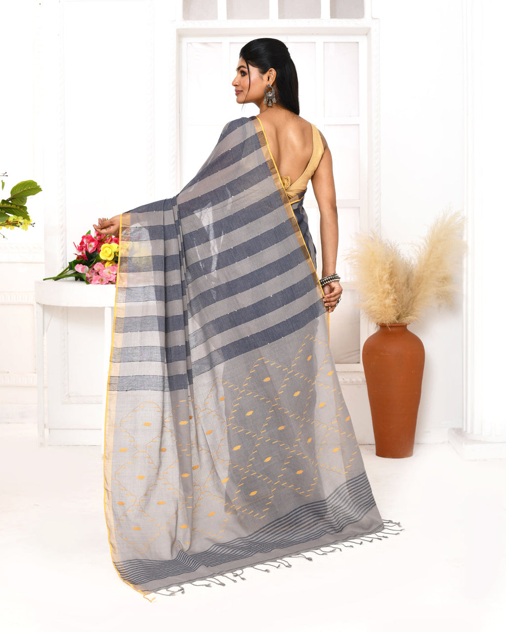Piyari Fashion Women's Grey Cotton Handloom Jamdani Saree With Blouse - Distacart