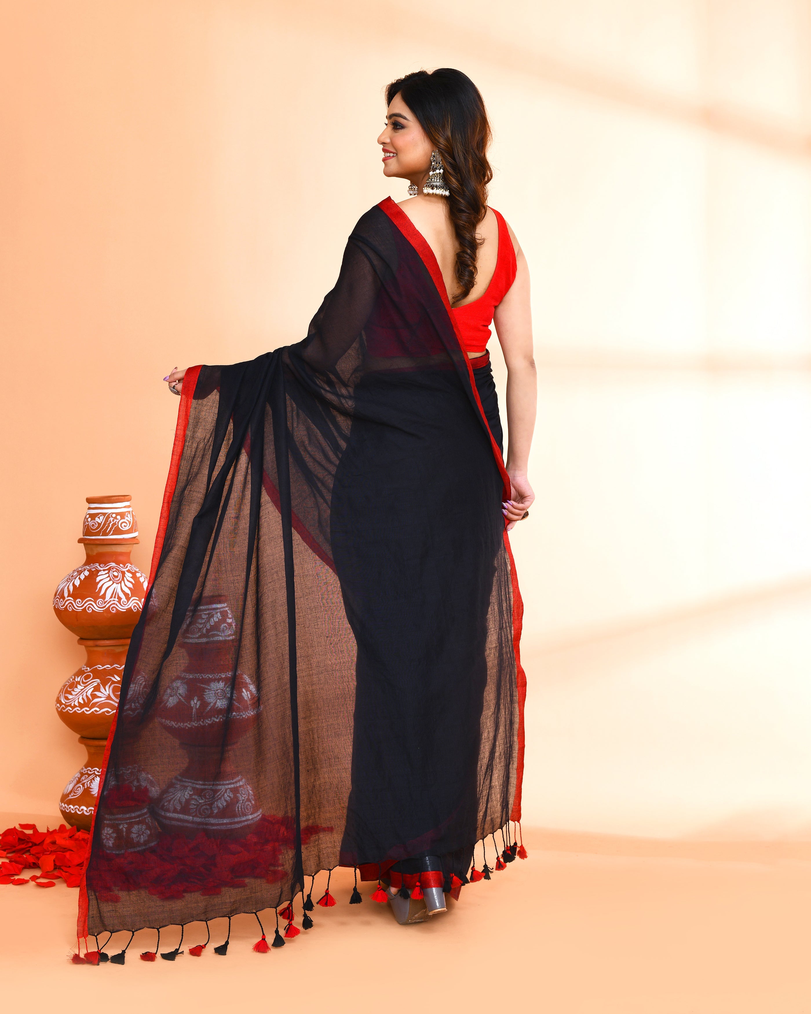 Piyari Fashion Red Border Black Mulmul Cotton Saree With Tassels - Distacart