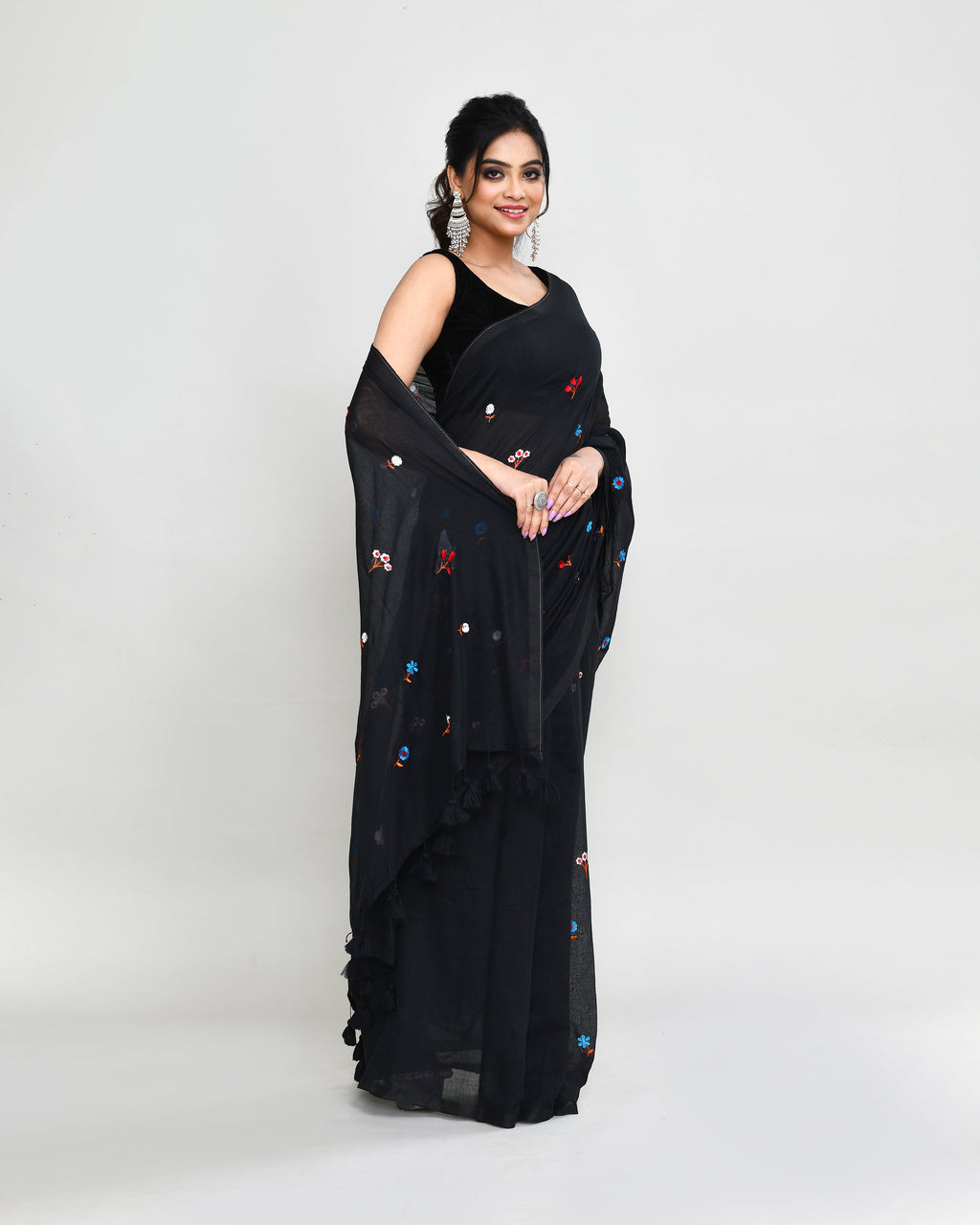 Piyari Fashion Women's Black Exclusive Embroidery Saree With Tassels - Distacart