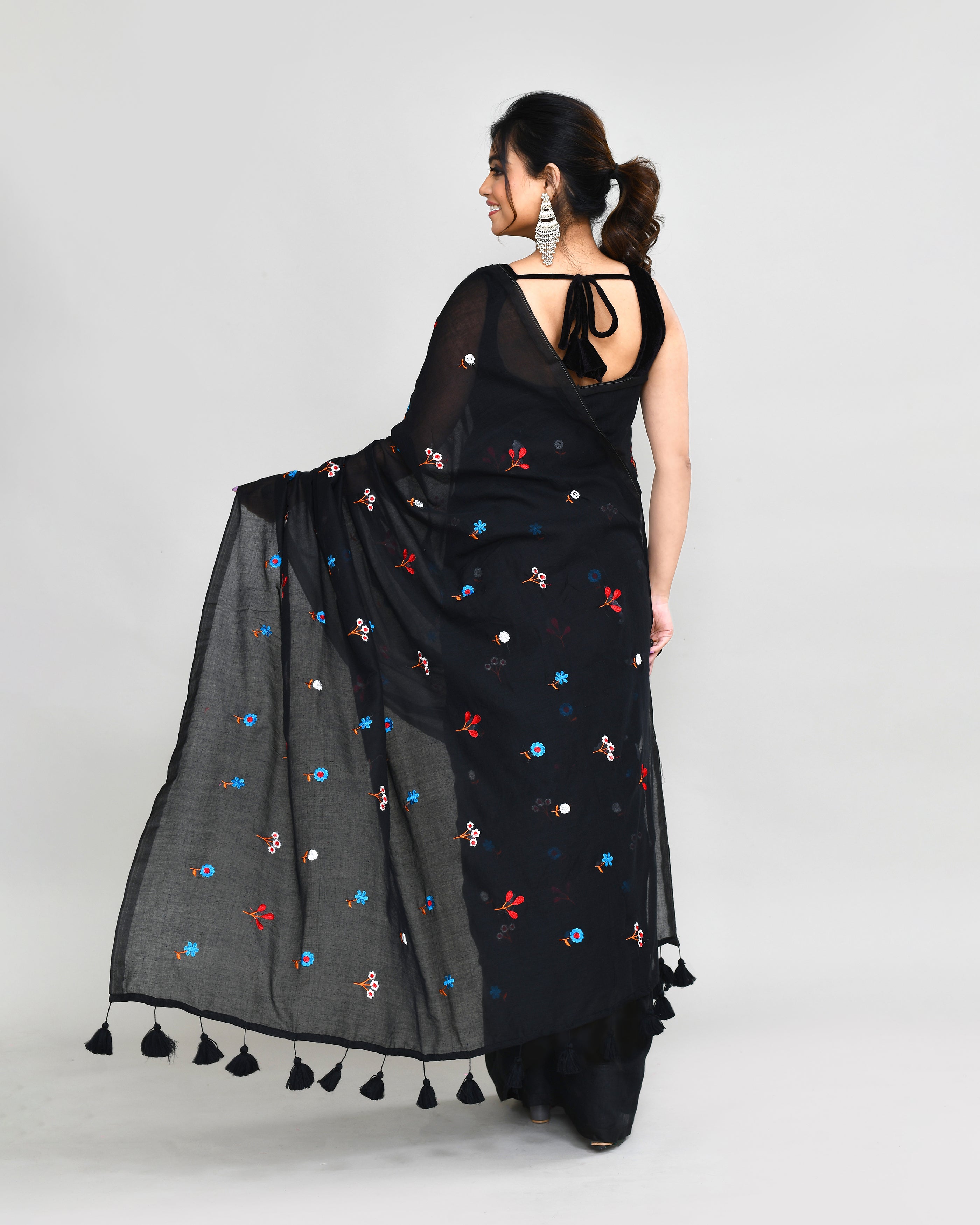Piyari Fashion Women's Black Exclusive Embroidery Saree With Tassels - Distacart