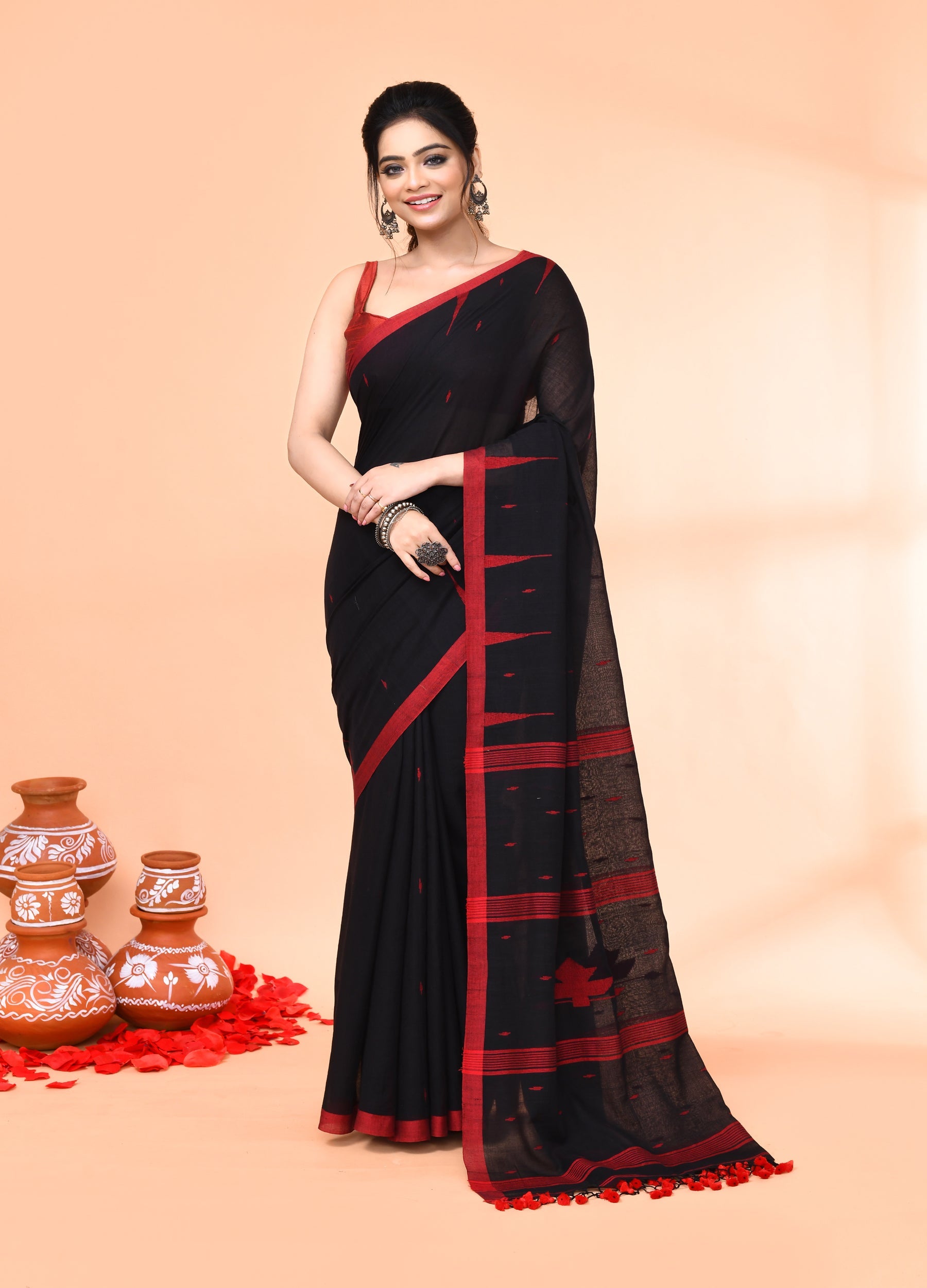 Piyari Fashion Women`s Black Mul Cotton Handloom Jamdani Saree With Blouse - Distacart