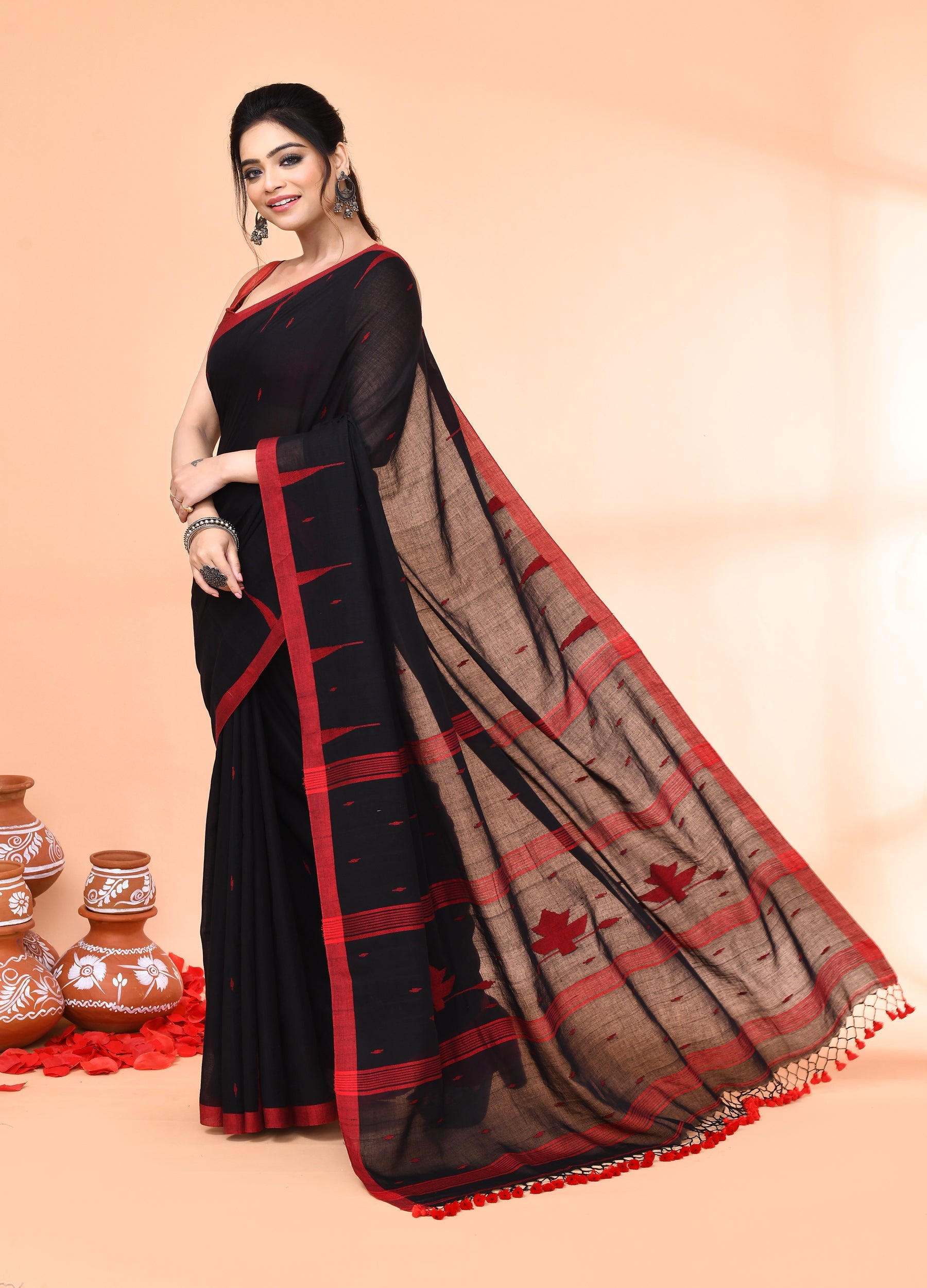 Piyari Fashion Women`s Black Mul Cotton Handloom Jamdani Saree With Blouse - Distacart
