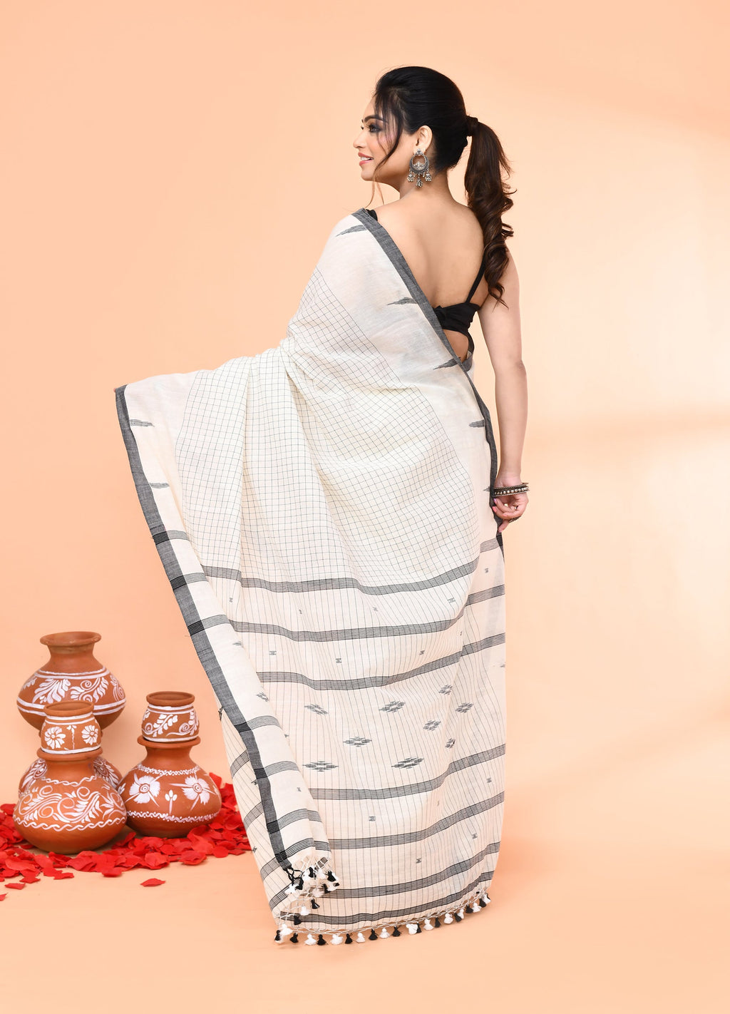 Piyari Fashion Women`s Off White Mul Cotton Handloom Jamdani Saree With Blouse - Distacart