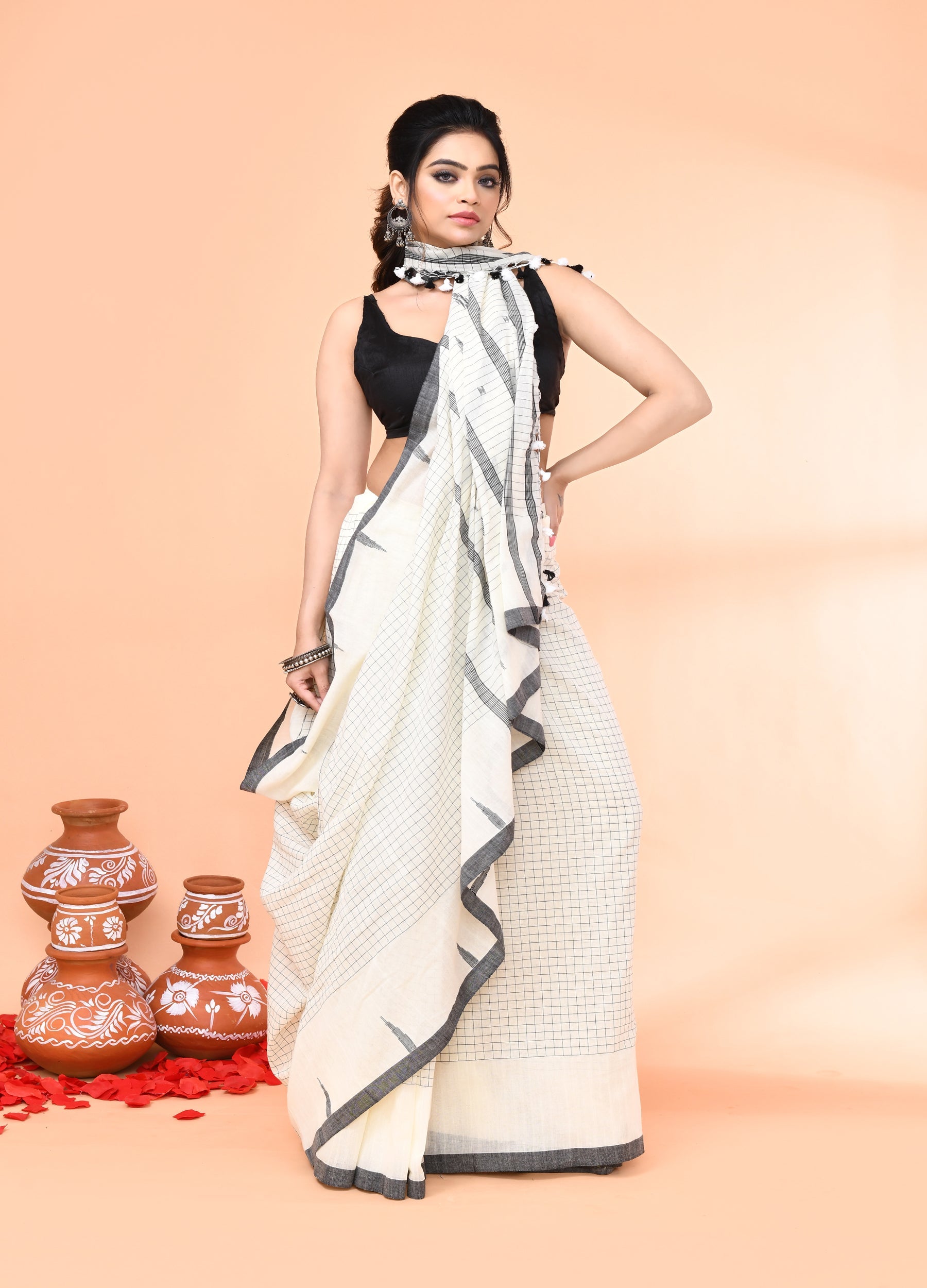 Piyari Fashion Women`s Off White Mul Cotton Handloom Jamdani Saree With Blouse - Distacart