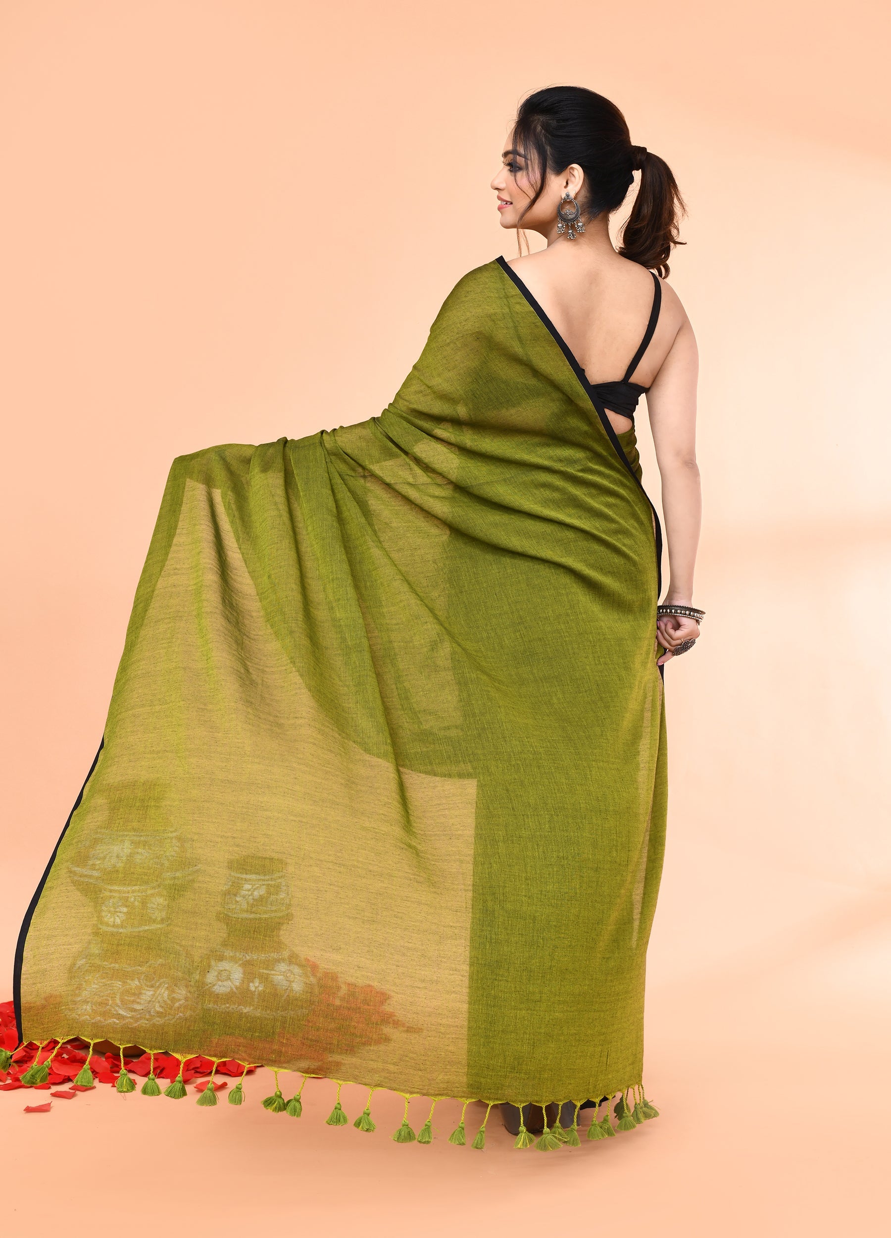 Piyari Fashion Olive Mulmul Cotton Saree With Tassels - Distacart