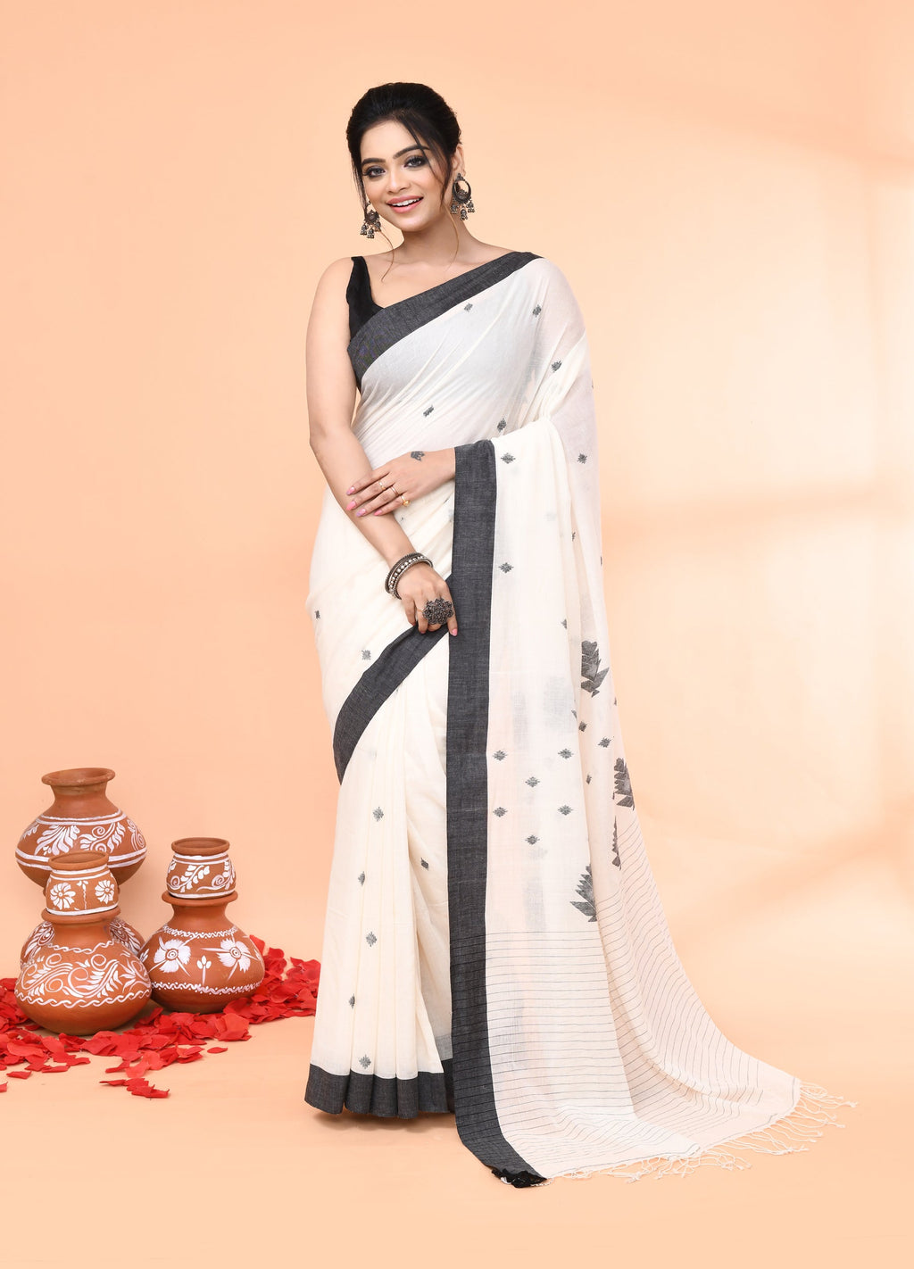 Piyari Fashion Women`s Off White Mul Cotton Handloom Jamdani Saree With Blouse - Distacart