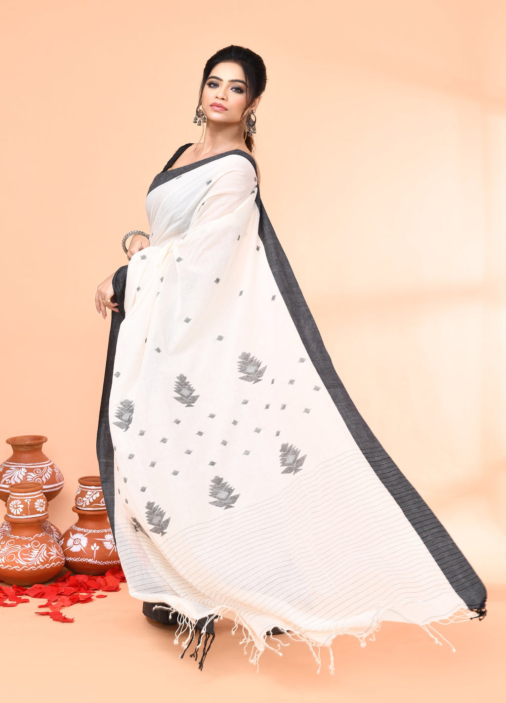 Piyari Fashion Women`s Off White Mul Cotton Handloom Jamdani Saree With Blouse - Distacart