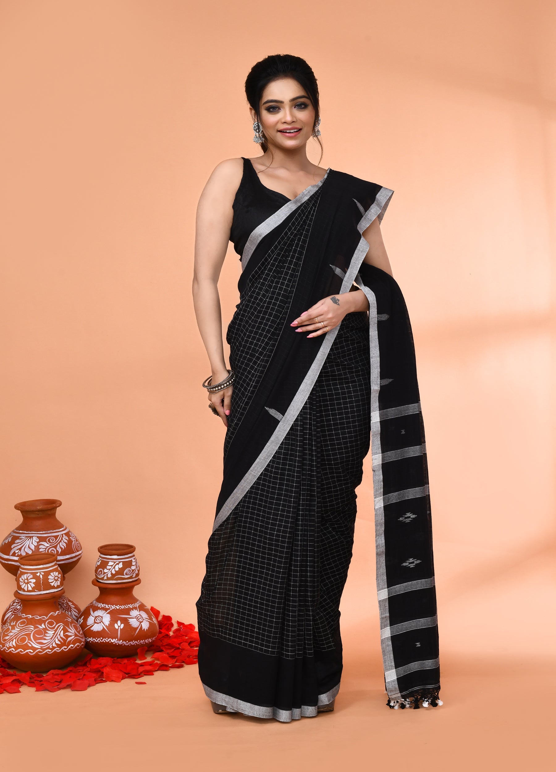 Piyari Fashion Women`s Black Mul Cotton Handloom Jamdani Saree With Blouse - Distacart