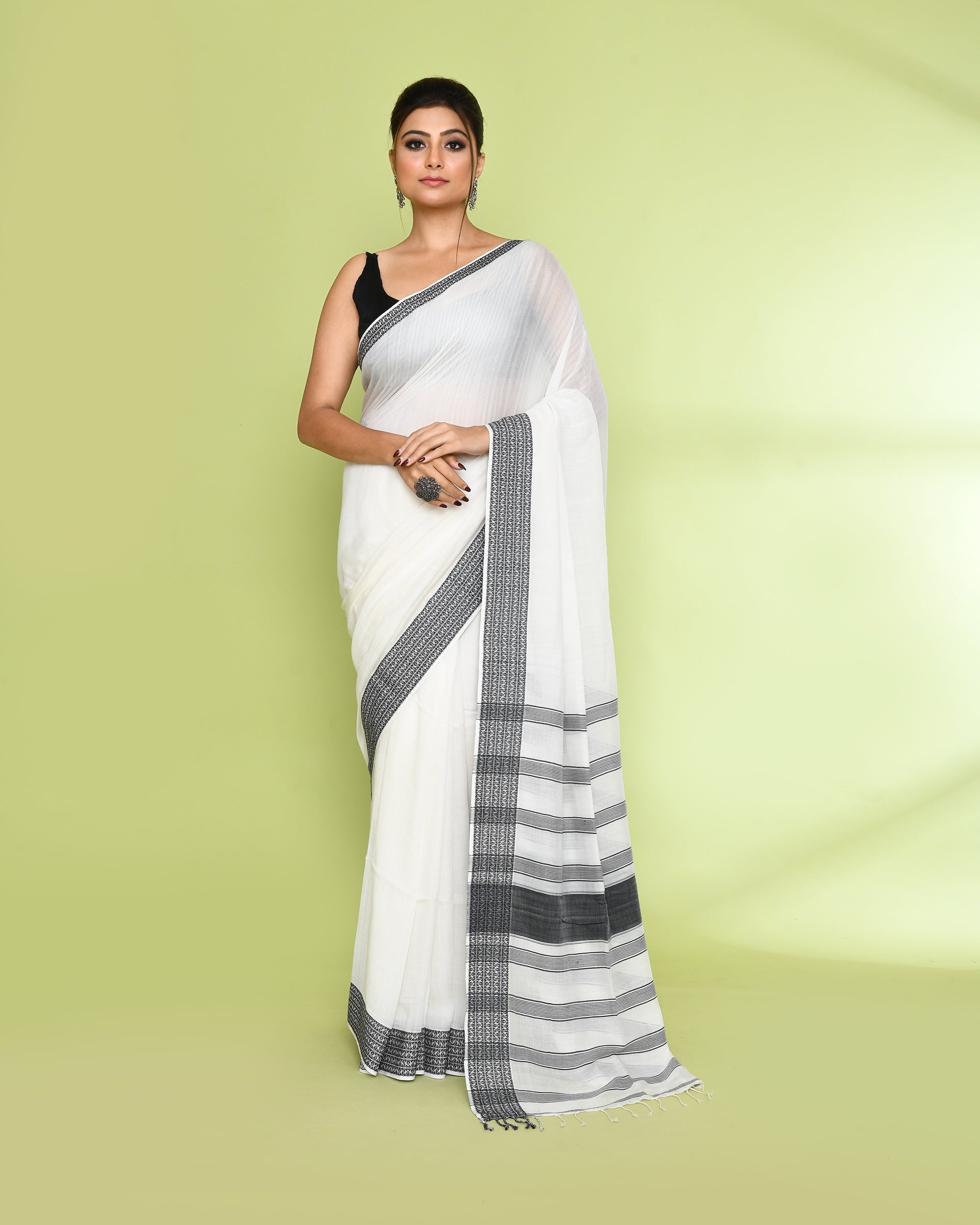 Piyari Fashion Women's White Embellished Cotton Saree - Distacart