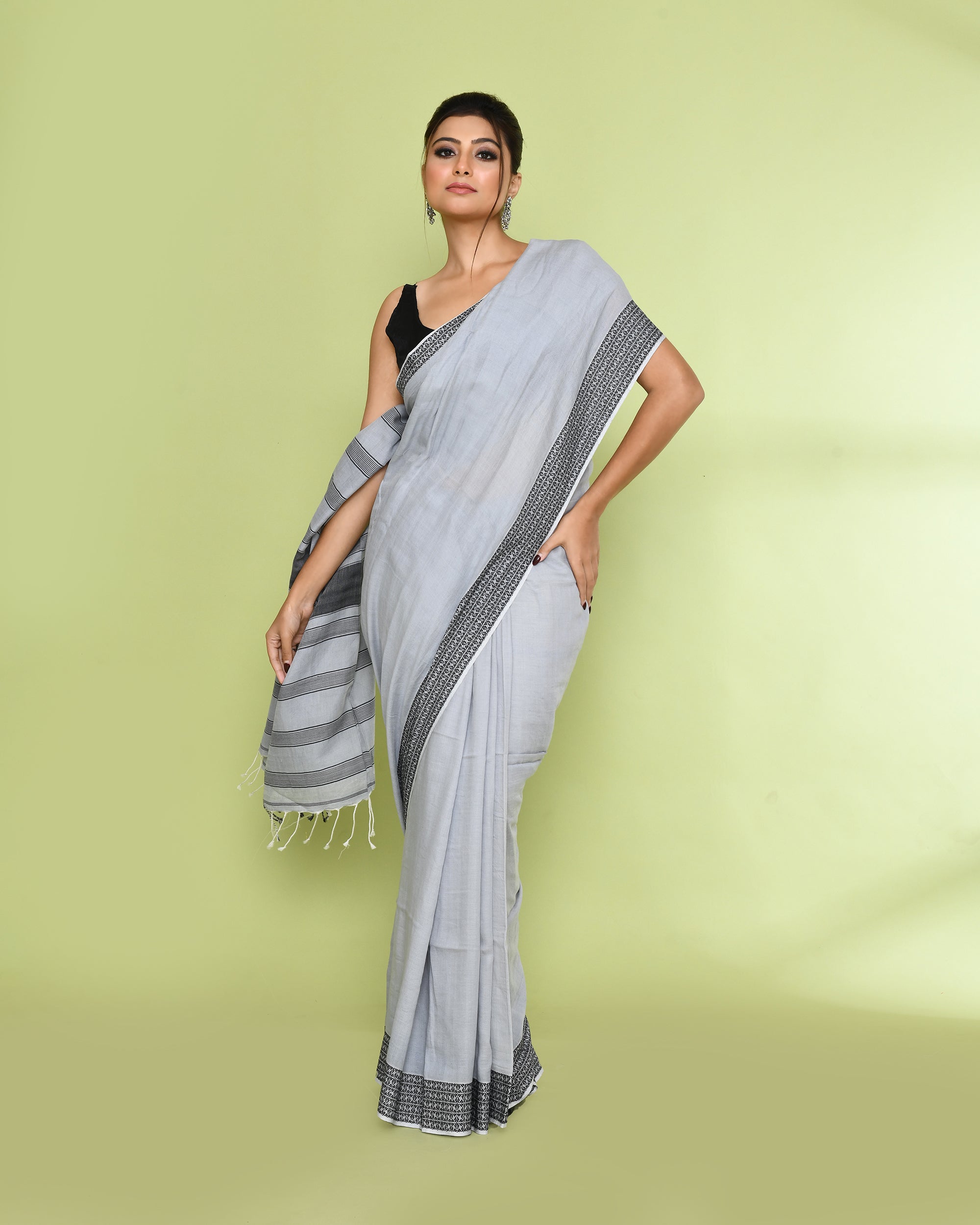Piyari Fashion Women's Pearl Embellished Cotton Saree - Distacart