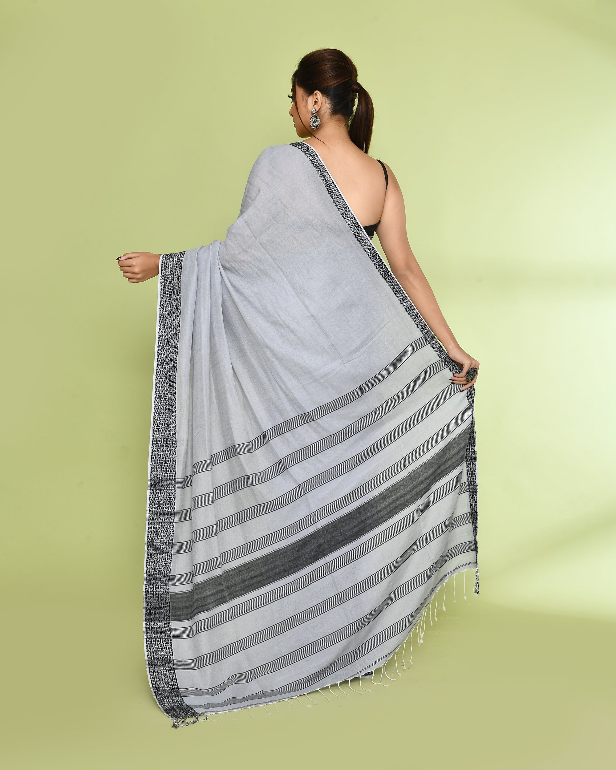Piyari Fashion Women's Pearl Embellished Cotton Saree - Distacart