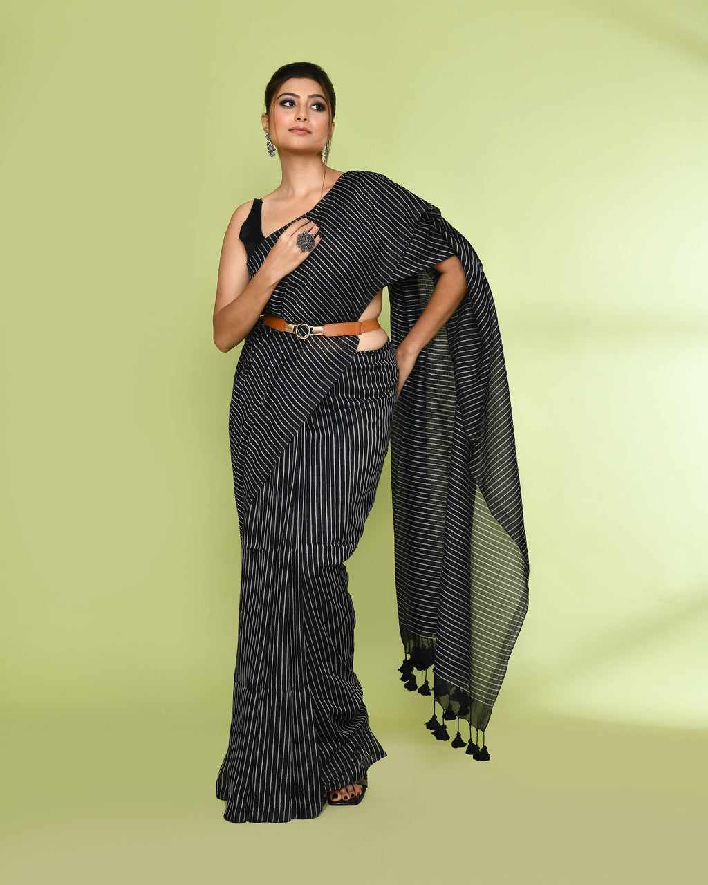 Piyari Fashion Women's Black Embellished Checked Cotton Saree - Distacart