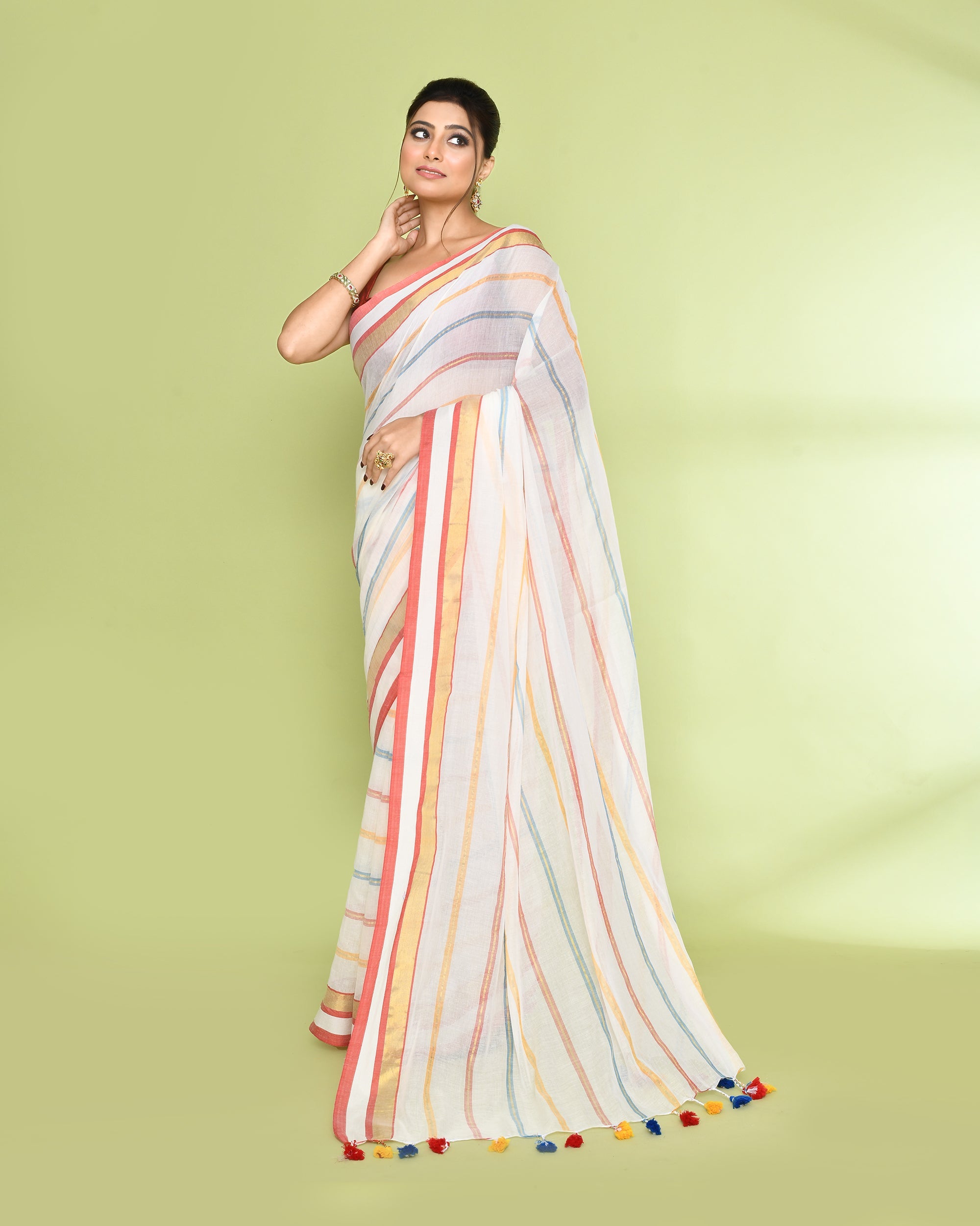 Piyari Fashion Women's White Embellished Checked Cotton Saree - Distacart