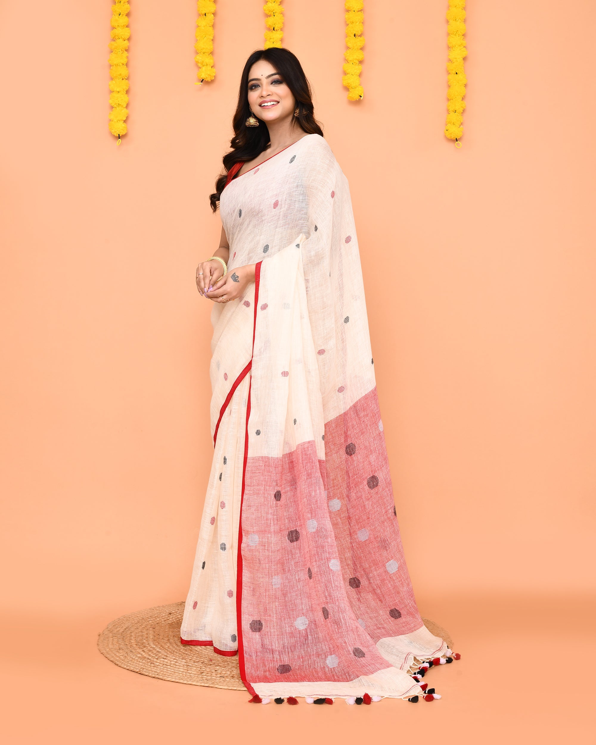 Piyari Fashion Women's Off White Linen Ball Jamdani Saree With Tassels - Distacart