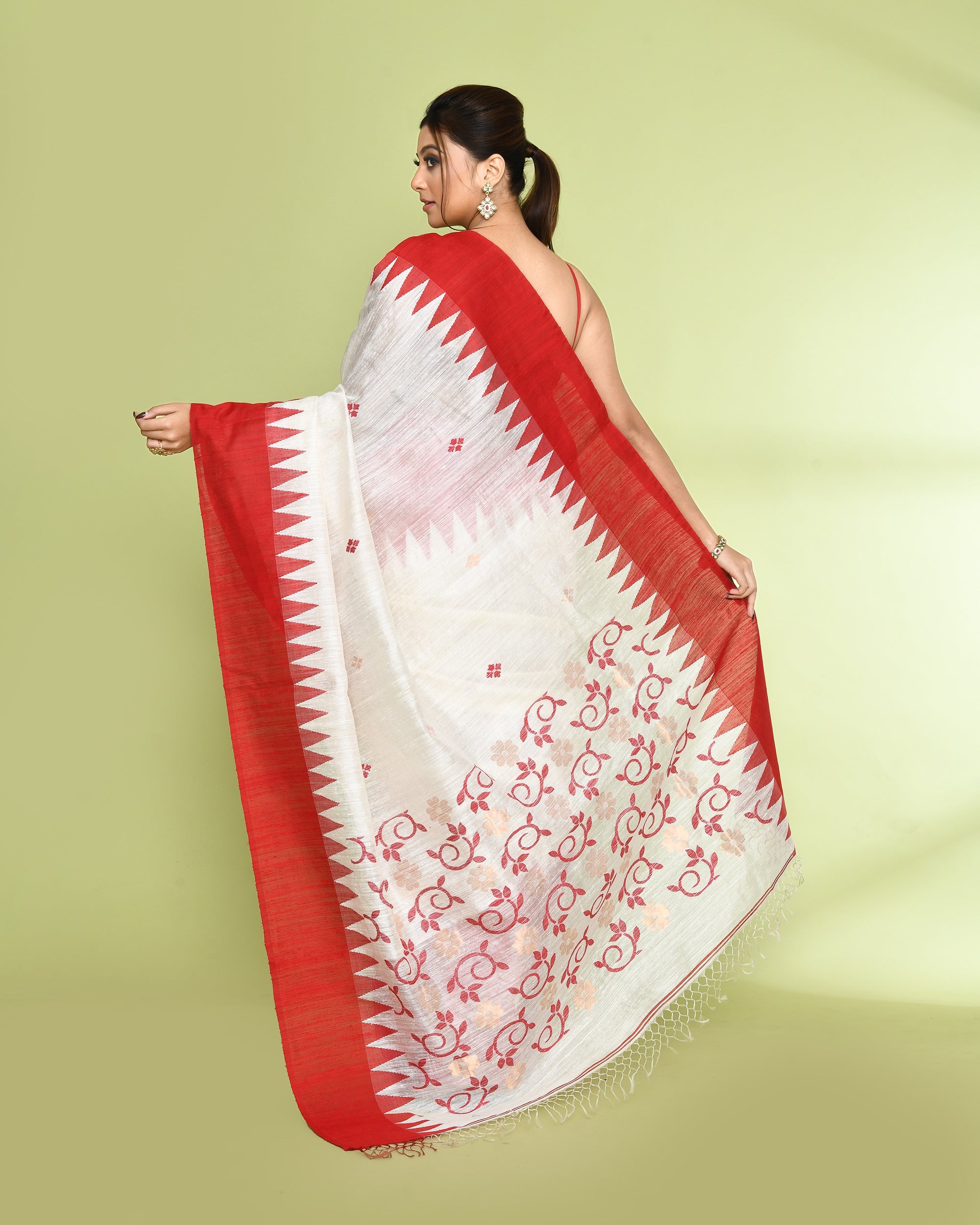 Piyari Fashion Women's Off White Embellished Matka Silk Jamdani Saree - Distacart
